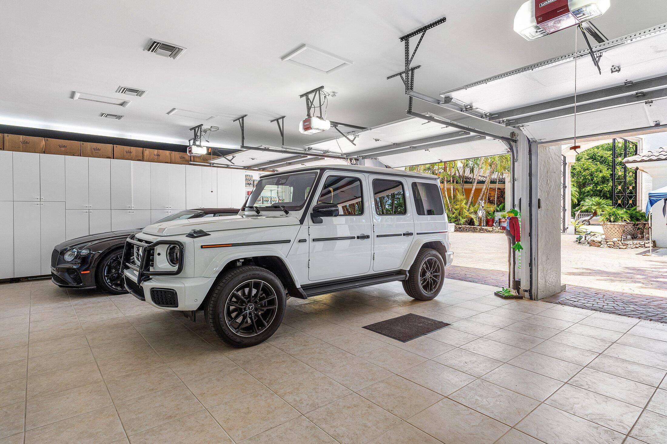 MIZNER LAKE ESTATES - Residential