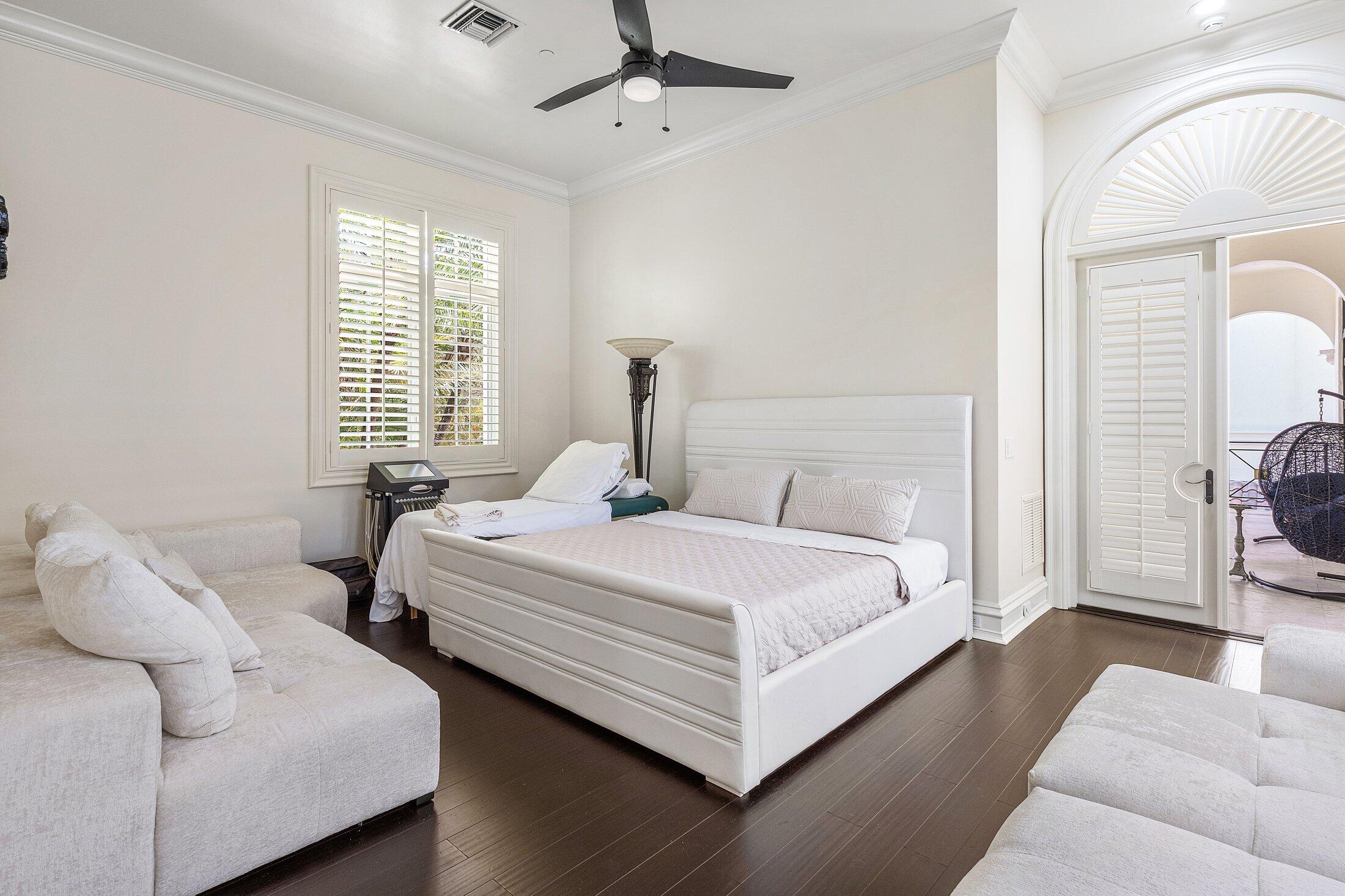 MIZNER LAKE ESTATES - Residential