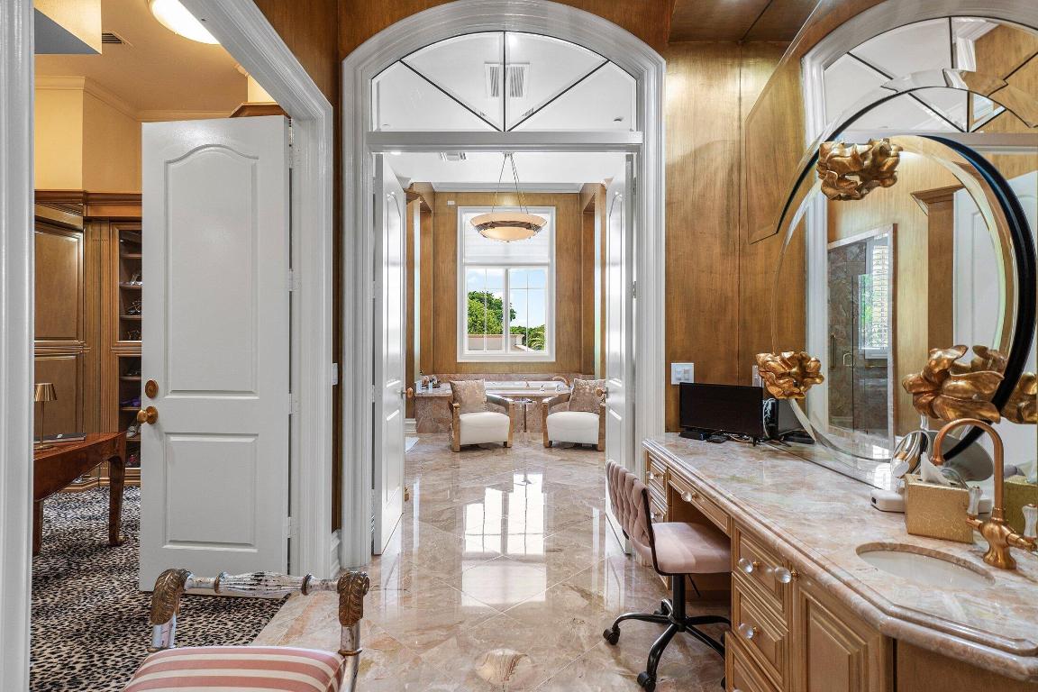 MIZNER LAKE ESTATES - Residential