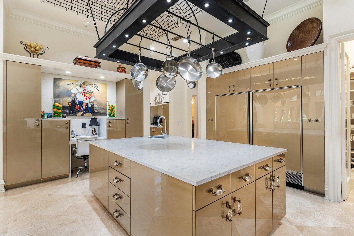 MIZNER LAKE ESTATES - Residential