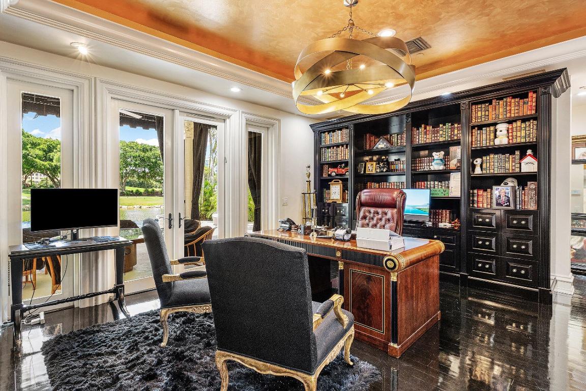 MIZNER LAKE ESTATES - Residential