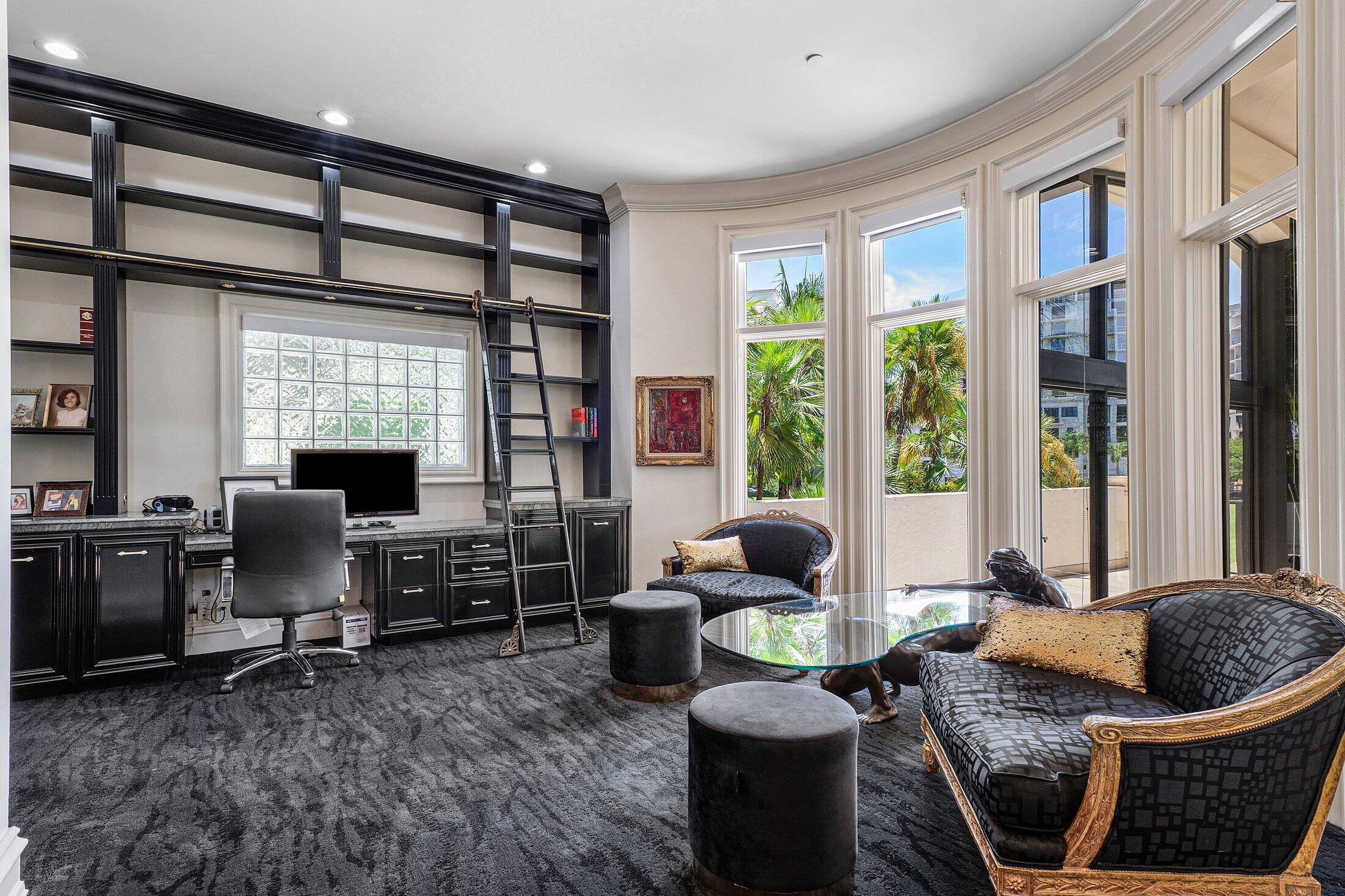 MIZNER LAKE ESTATES - Residential