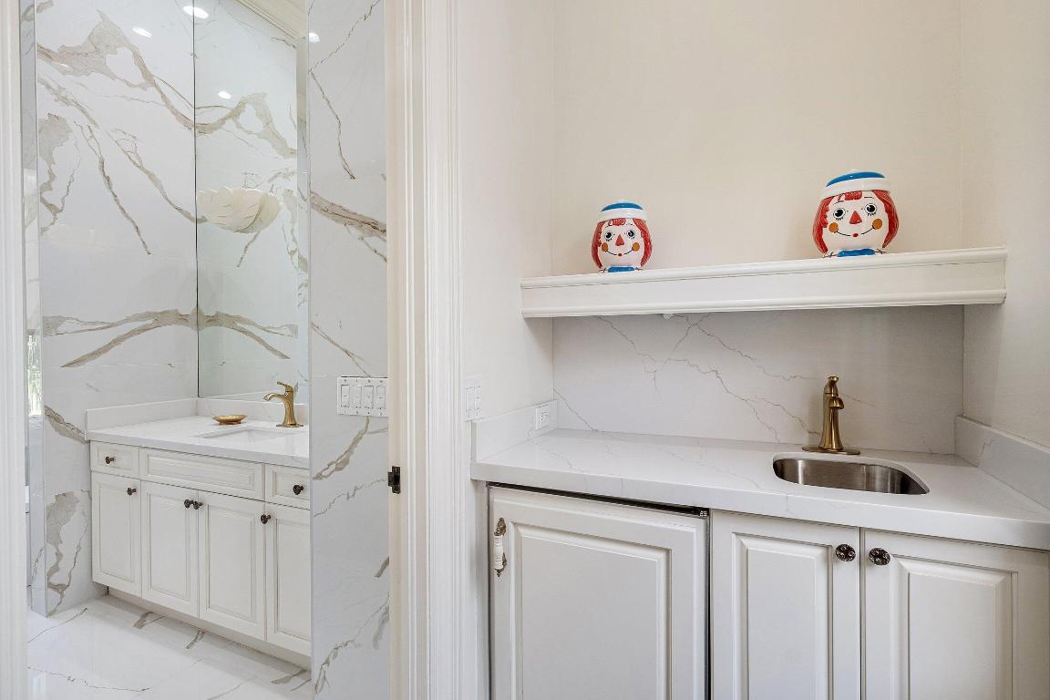 MIZNER LAKE ESTATES - Residential