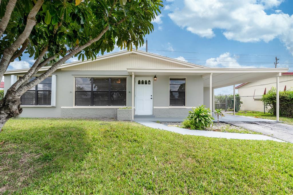 Updated three bedroom, one bathroom single family home. Property features a fully fenced yard, tile floors throughout the entire property, freshly painted inside and out and a large shed area for storage. Tenant is responsible for exterior maintenance of the property including landscaping. Tenant is responsible for providing their own washer/dryer. Call today to schedule your private tour!