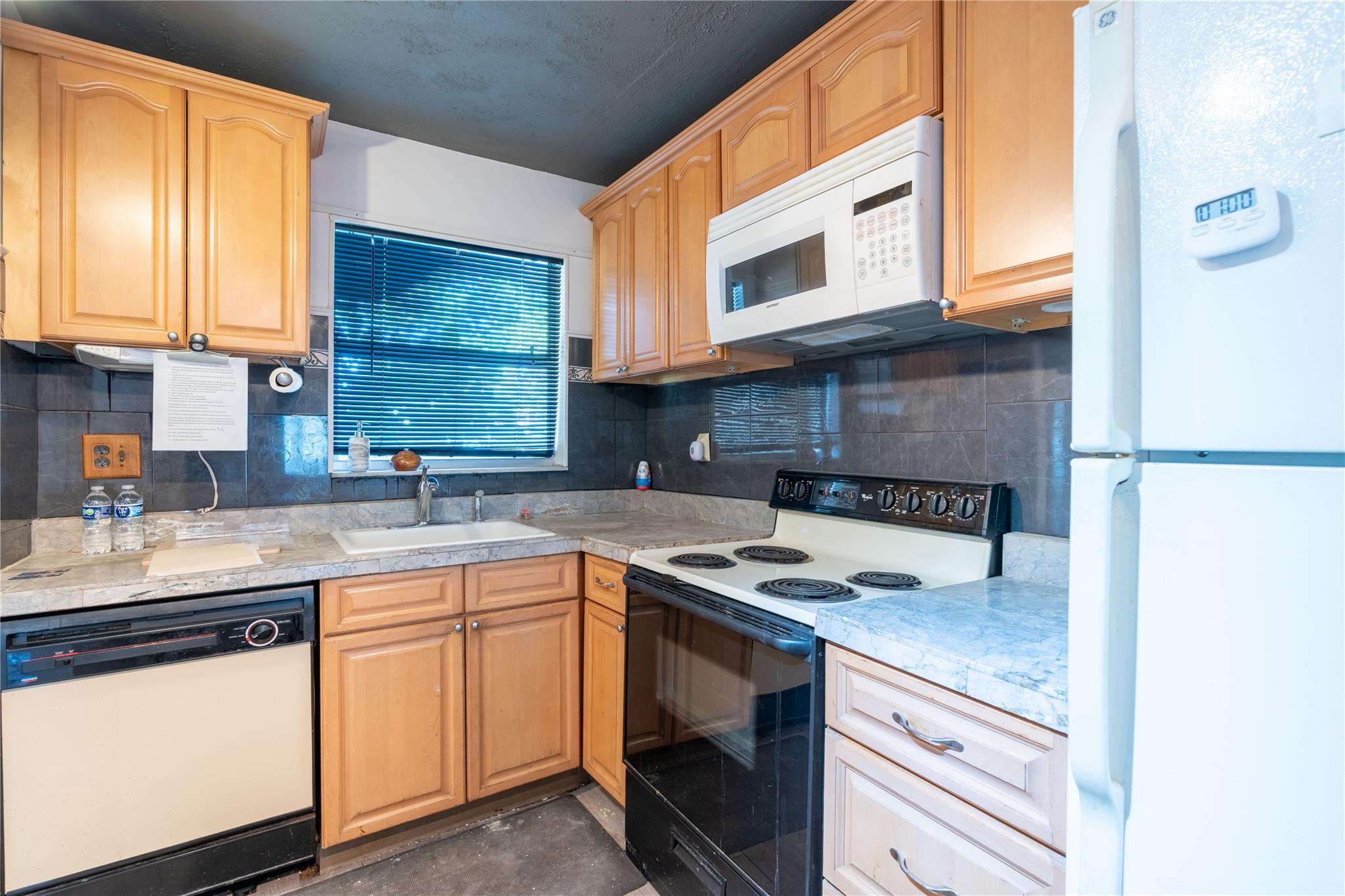 SUNRISE LAKES PHASE 3 - Residential