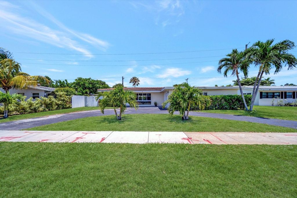 Photo of 968 SW 9th Avenue, Boca Raton, FL 33486 (MLS # F10503038)