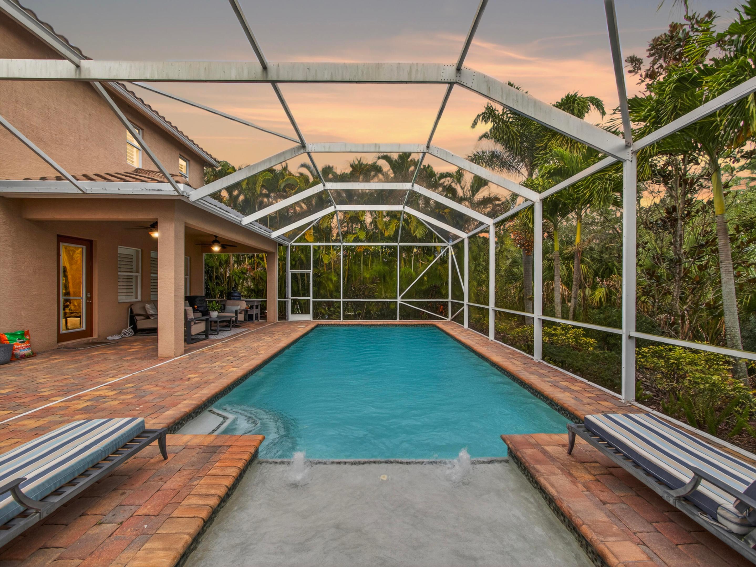 5621 SW Longspur Lane