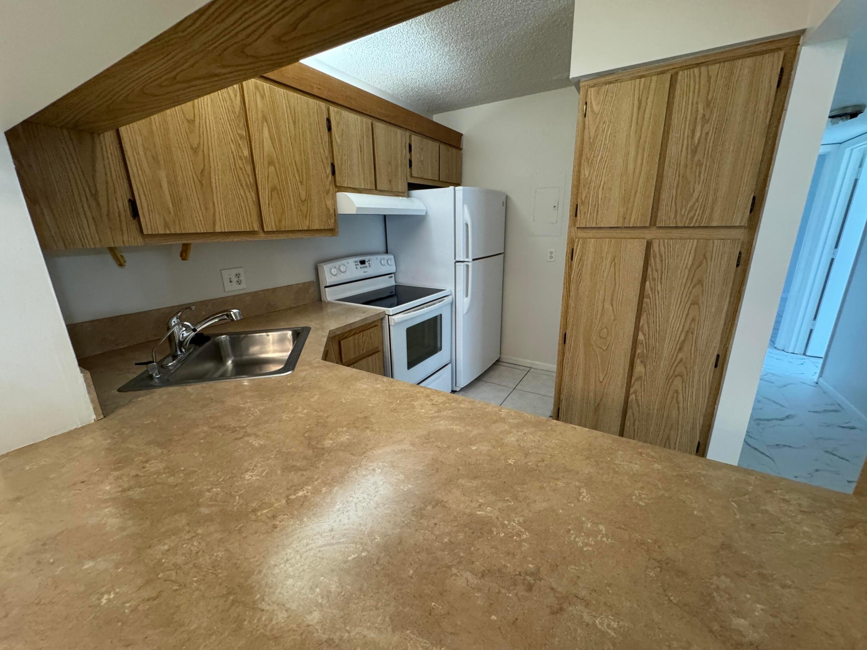 PALM CLUB VILLAGE II CONDO - Residential Lease