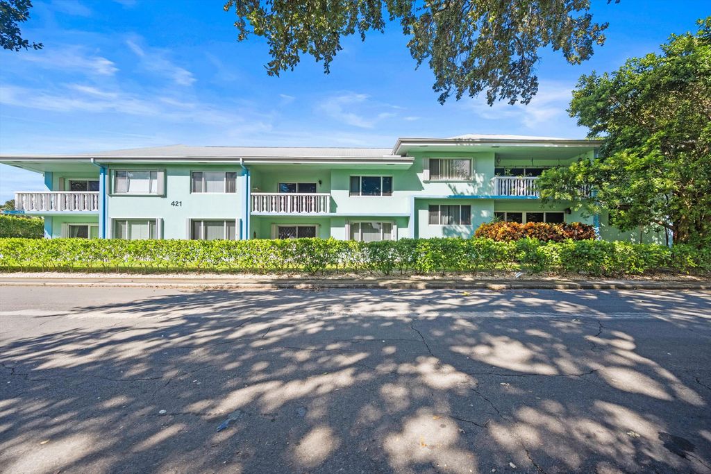 Photo of 421 S Lakeside Drive #7, Lake Worth Beach, FL 33460 (MLS # R11130234)