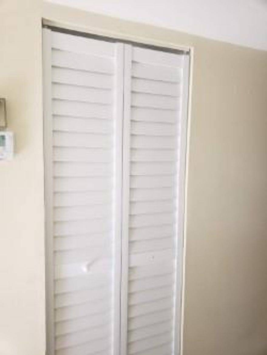 Beautiful 2 BR 2 BATH Condo with lake views!  Spacious open living/dining area, Very large master with a walking closed Well maintained gated community w/security, pool, BBQ area, gym, sauna, tennis court & club house close to major highways, shopping, & restaurants. all ages welcomed, New a/c & water heater, Washer/dryer in unit. Is vacant there lock box  call for combination