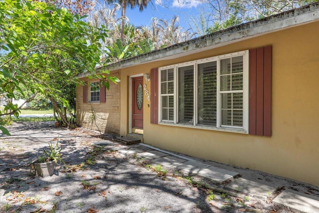 Photo of 284 35th Avenue, Vero Beach, FL 32968 (MLS # B26010451)