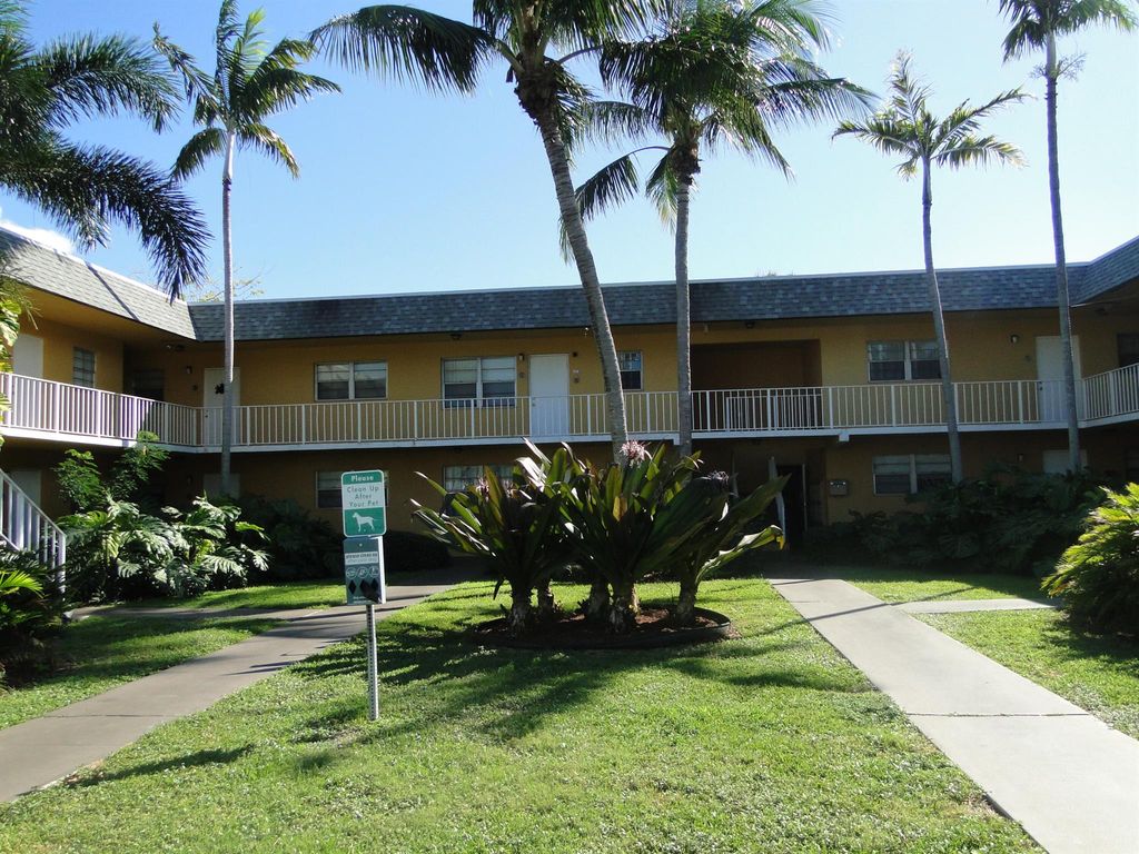 Photo of 220 Croton Avenue #206, Lantana, FL 33462 (MLS # R11135062)
