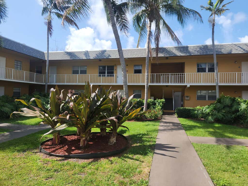 Photo of 220 Croton Avenue #206, Lantana, FL 33462 (MLS # R11135062)
