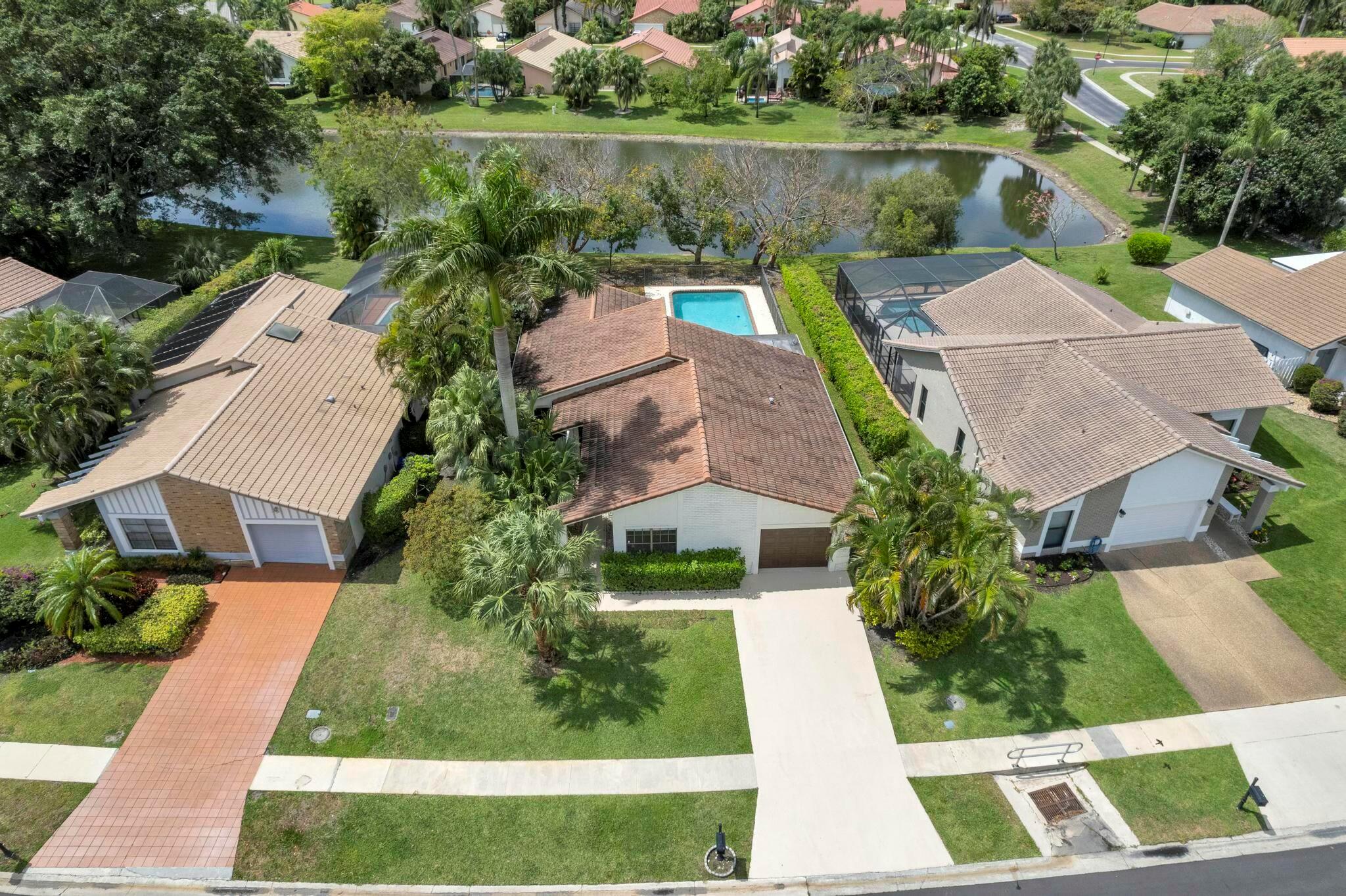 10084 Camelback Lane