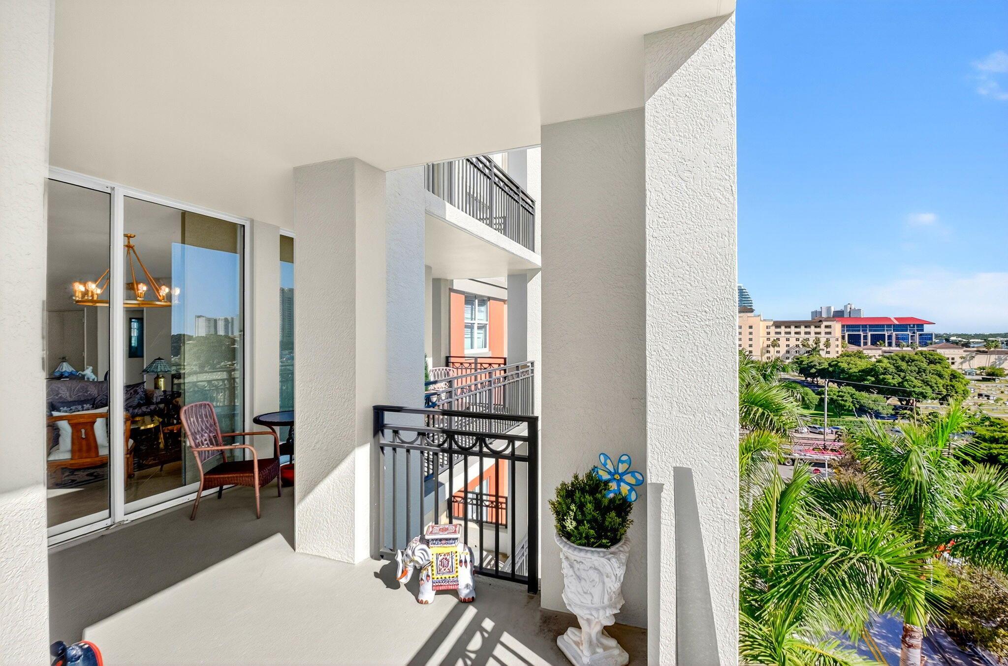 CITYPLACE SOUTH TOWER CON - Residential