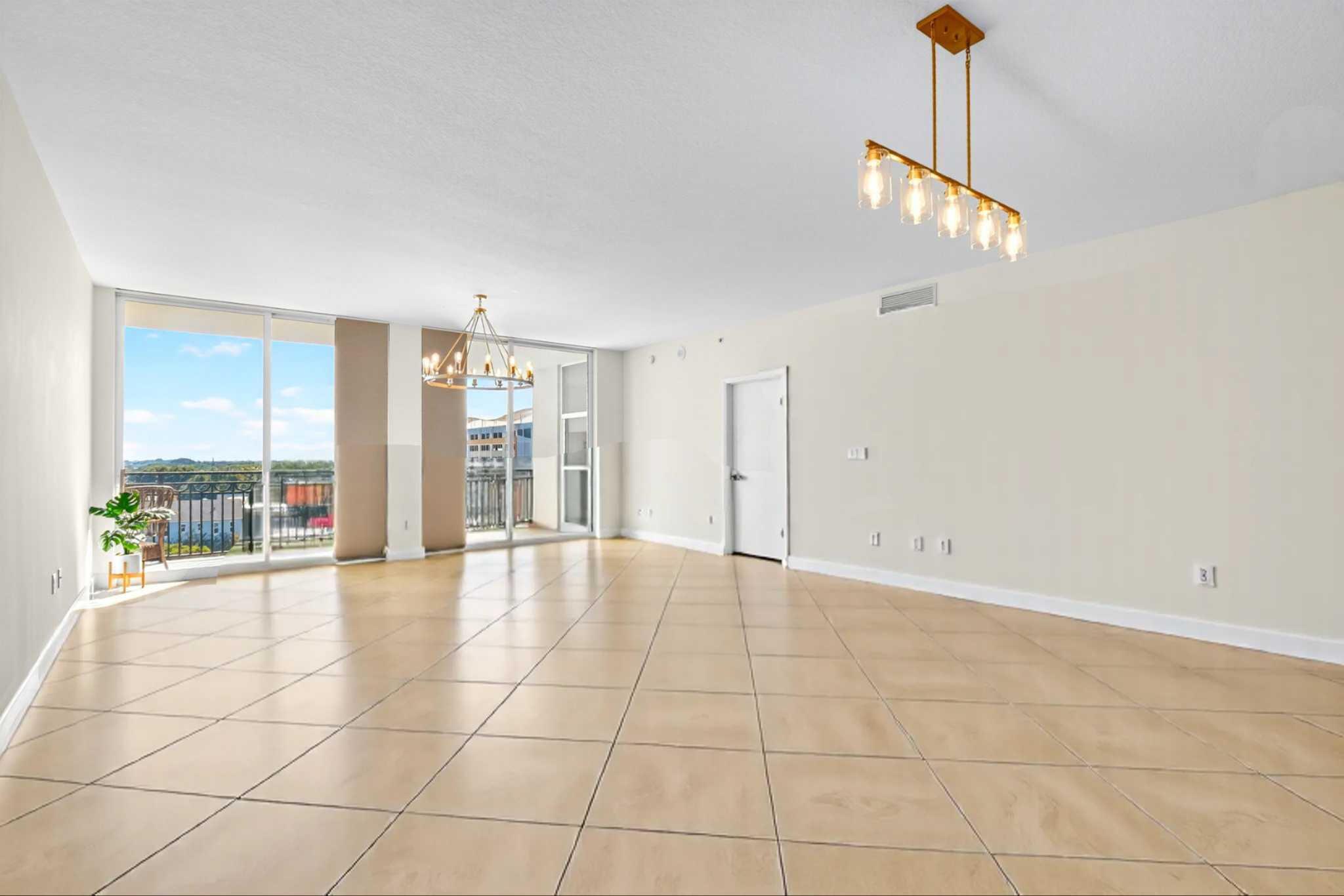 CITYPLACE SOUTH TOWER CON - Residential