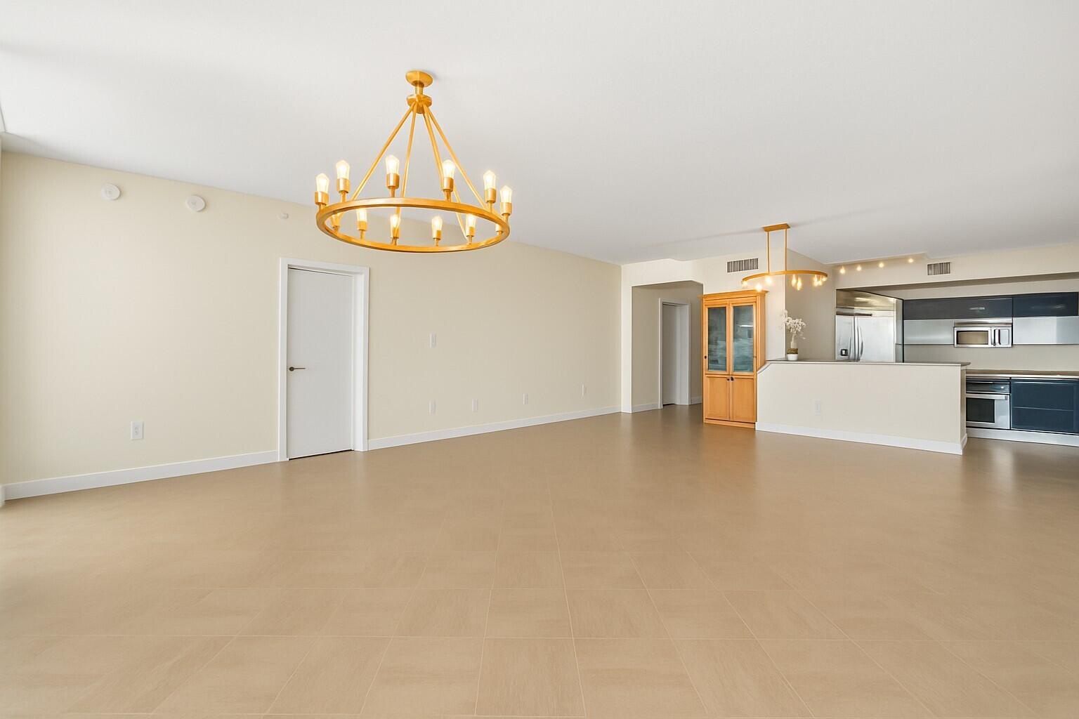 CITYPLACE SOUTH TOWER CON - Residential