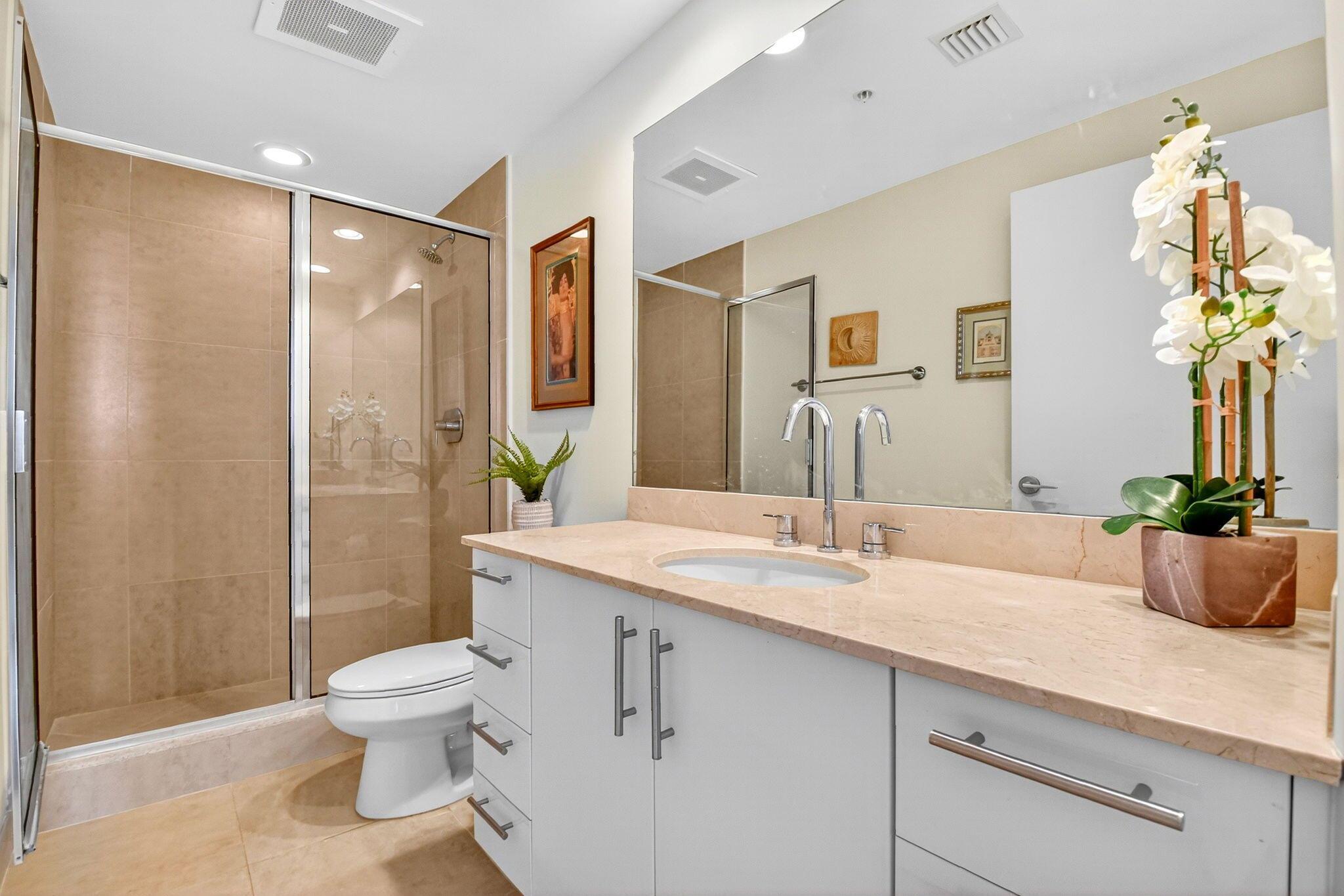 CITYPLACE SOUTH TOWER CON - Residential