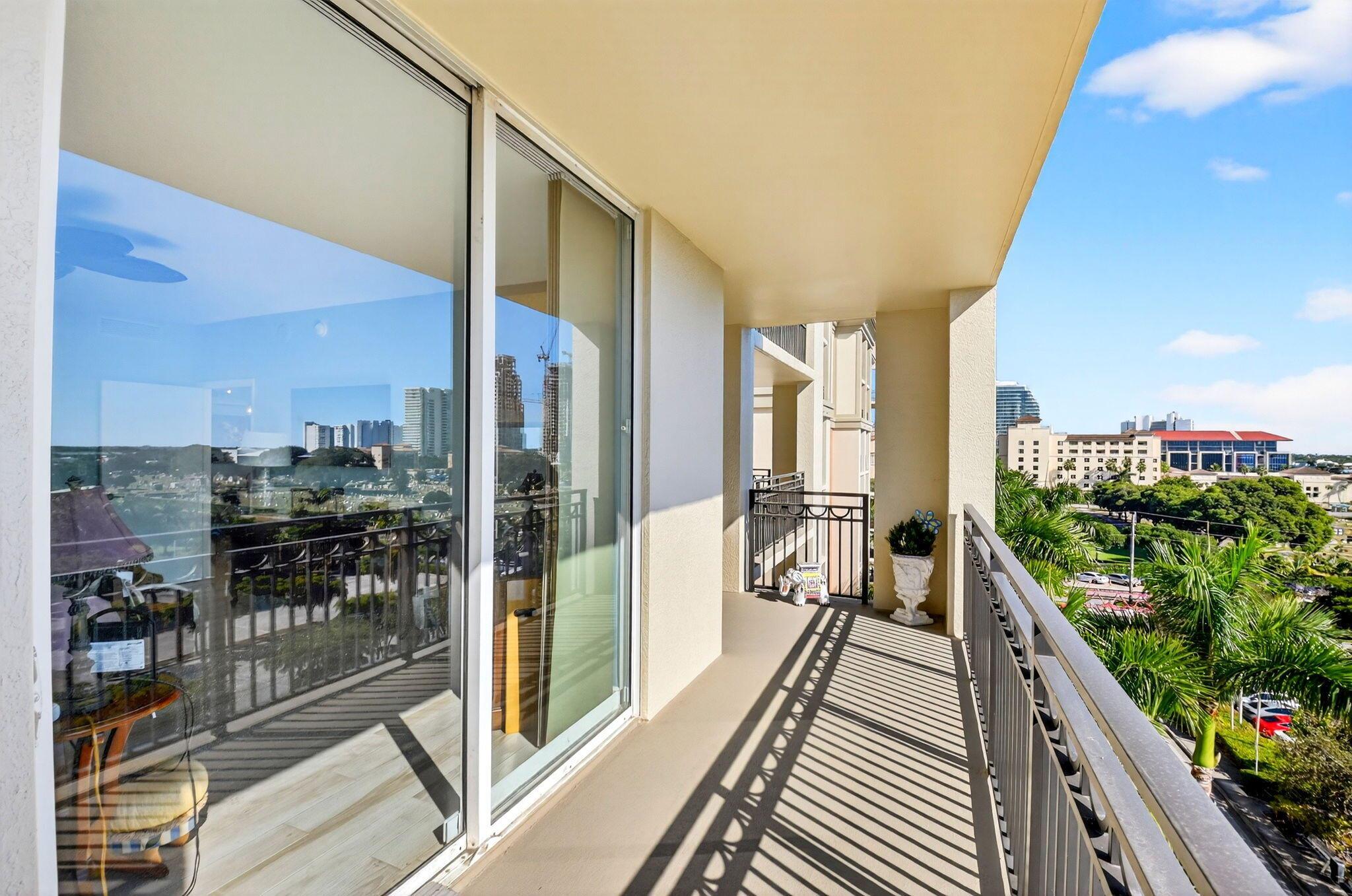 CITYPLACE SOUTH TOWER CON - Residential