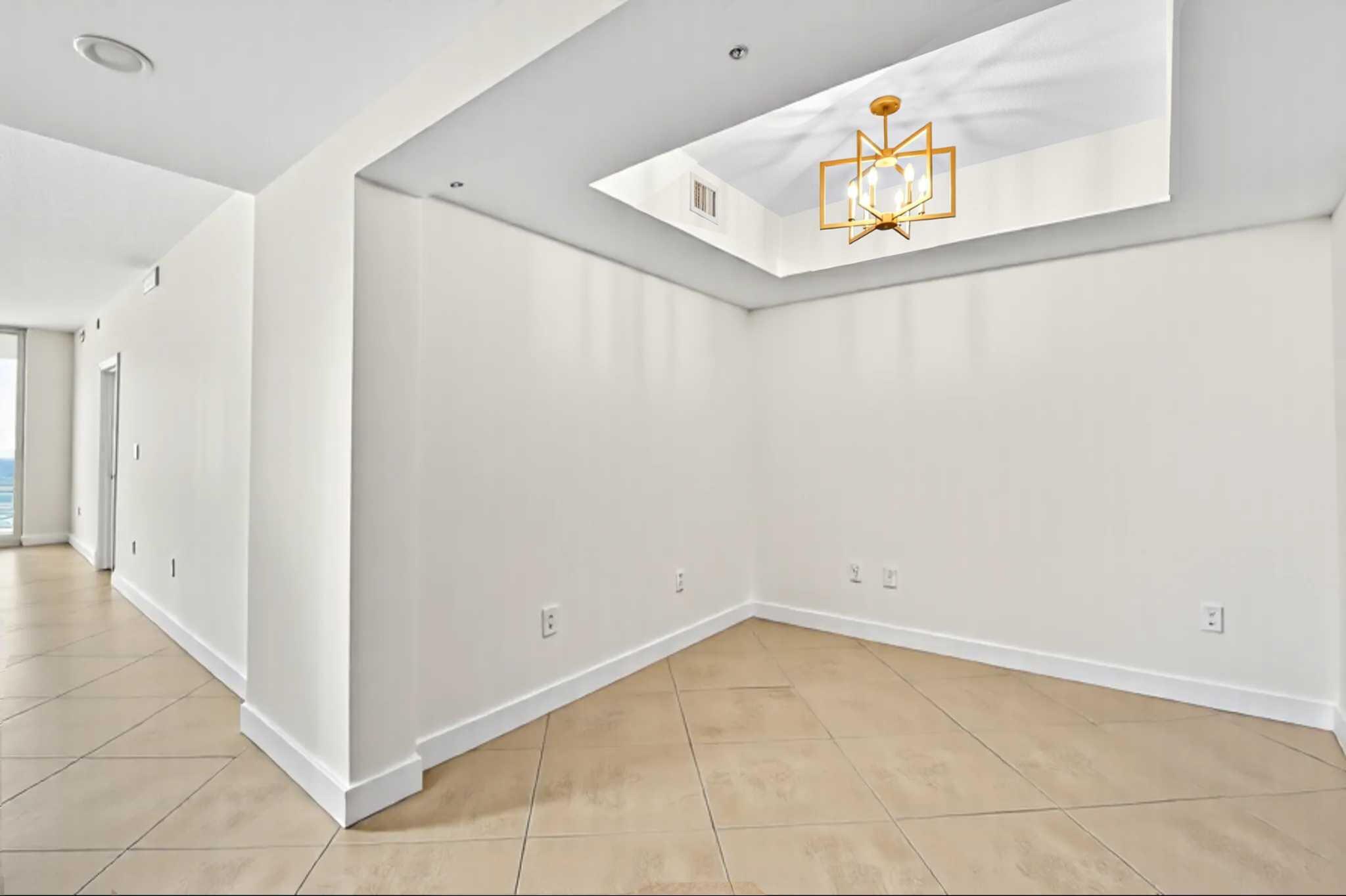 CITYPLACE SOUTH TOWER CON - Residential