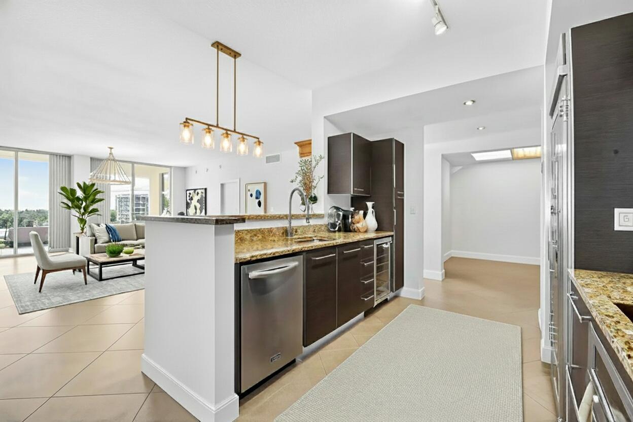 CITYPLACE SOUTH TOWER CON - Residential