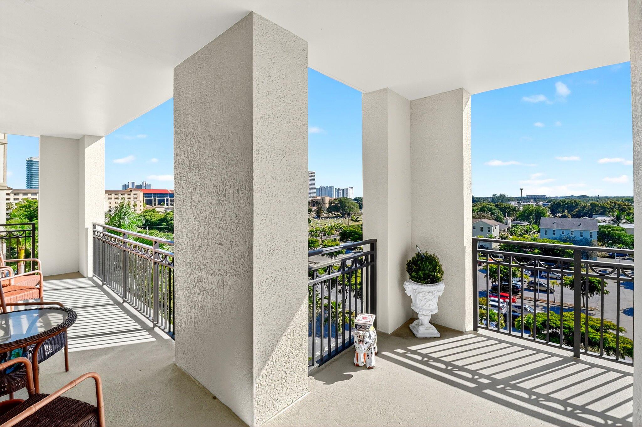 CITYPLACE SOUTH TOWER CON - Residential