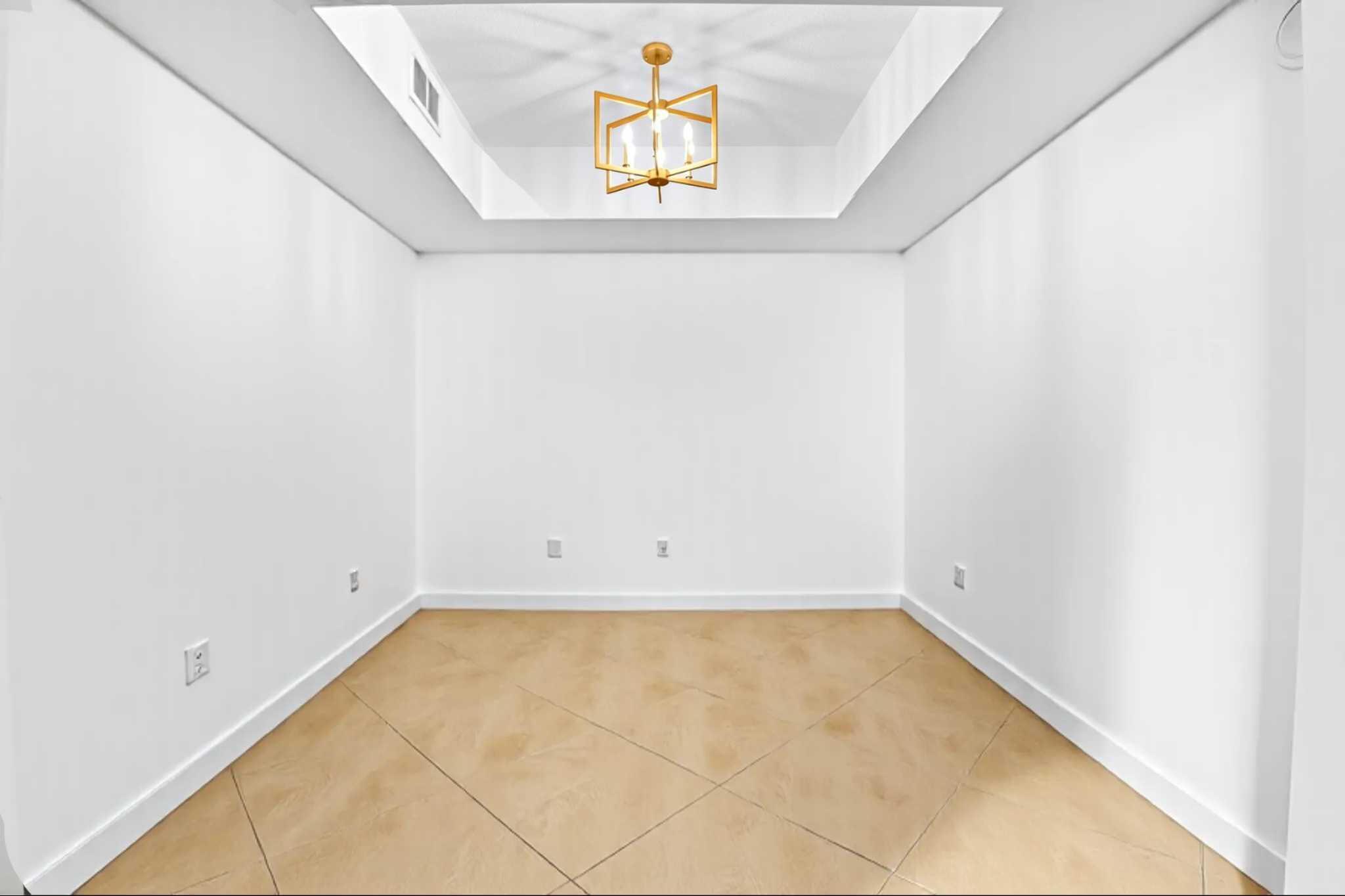 CITYPLACE SOUTH TOWER CON - Residential