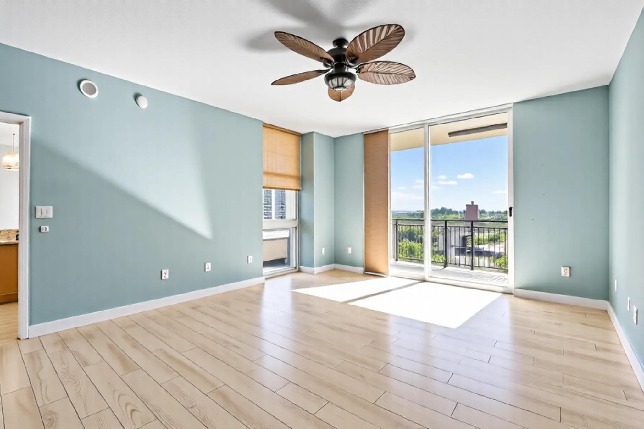 CITYPLACE SOUTH TOWER CON - Residential