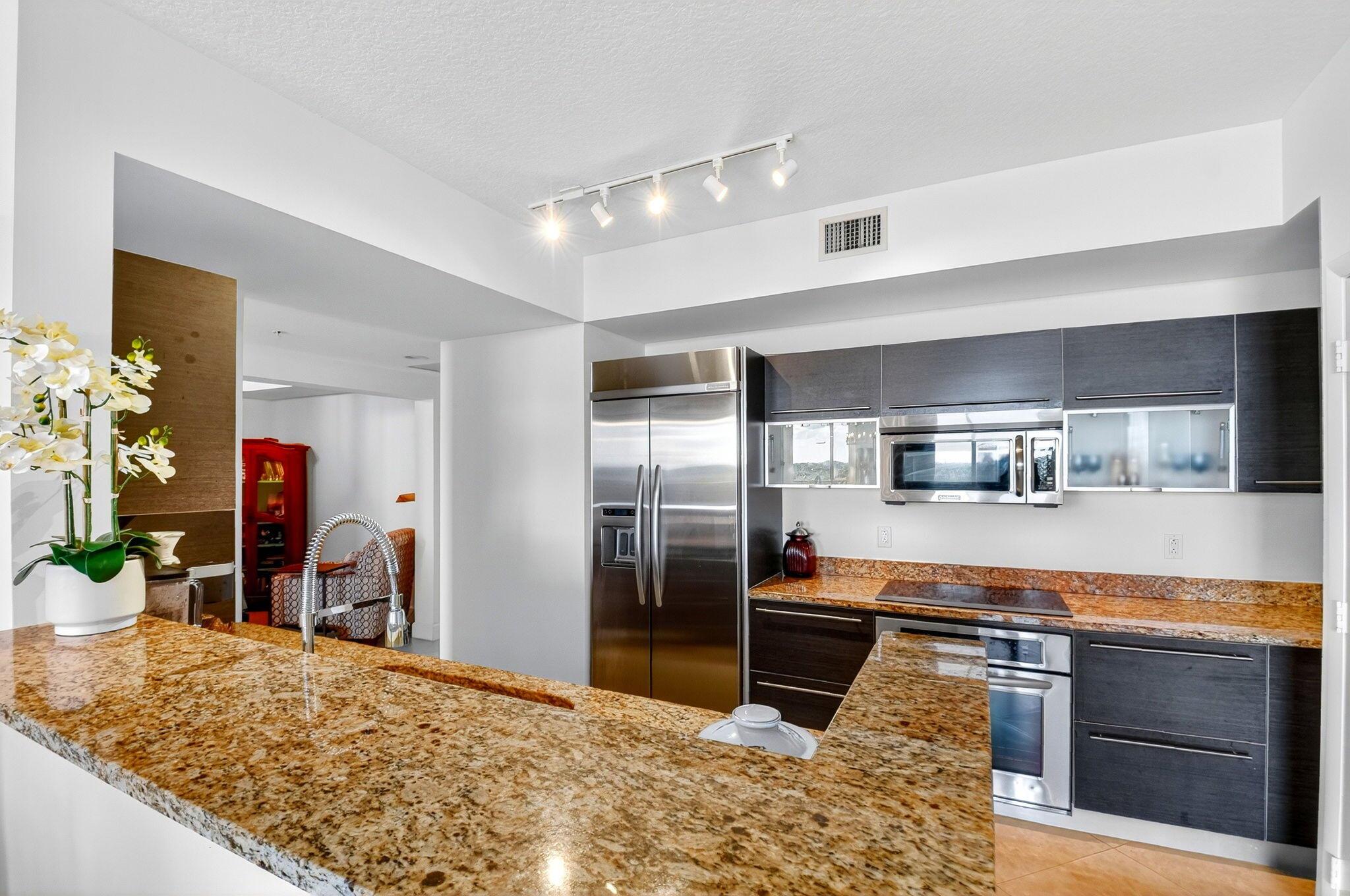 CITYPLACE SOUTH TOWER CON - Residential