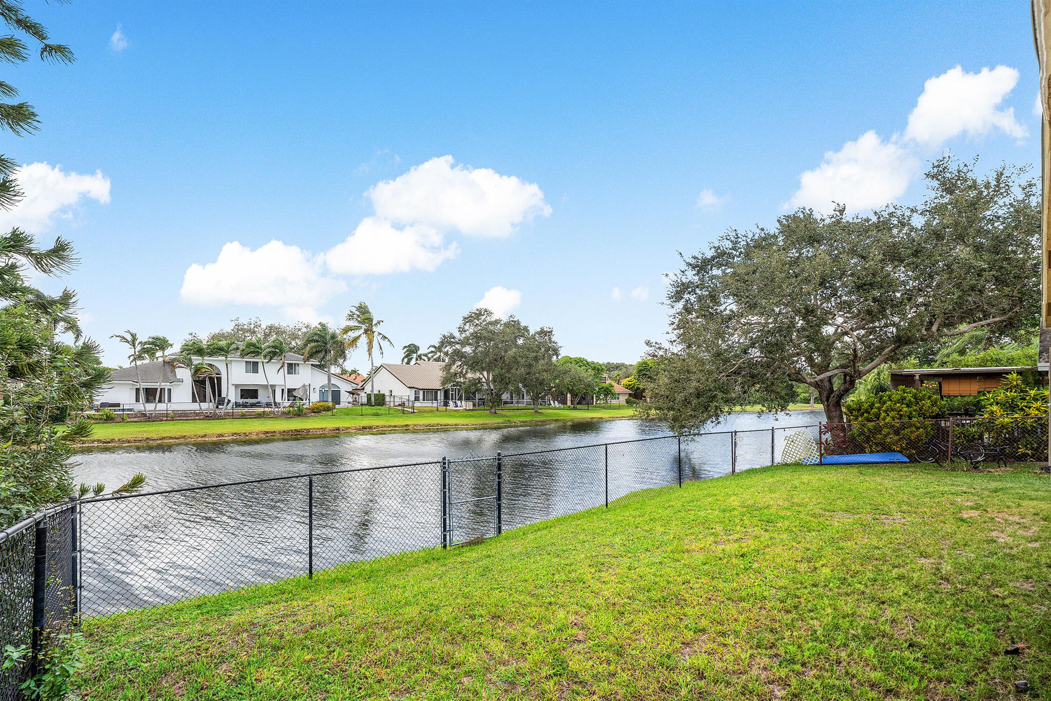 NOB HILL VILLAGE - Residential Lease