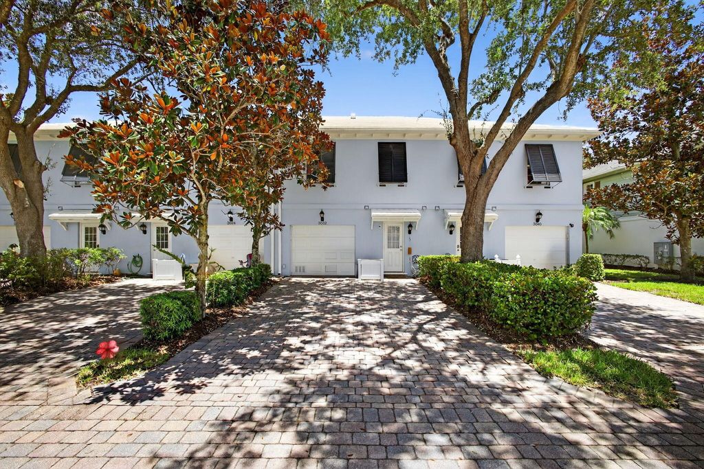 Photo of 3032 W Community Drive, Jupiter, FL 33458 (MLS # R11102018)