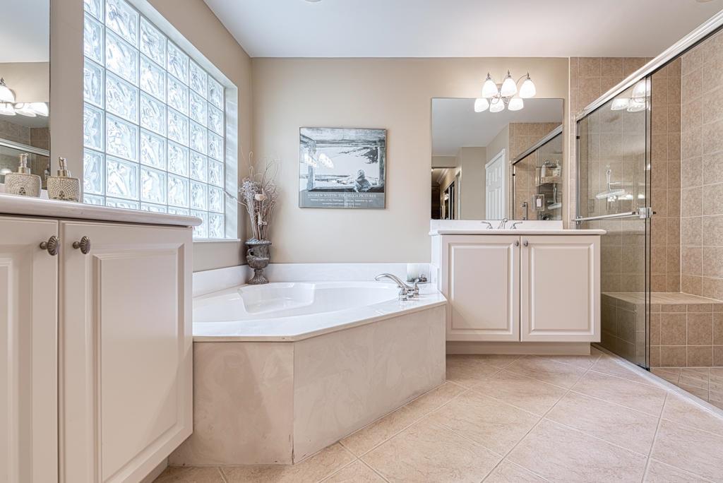 VALENCIA SHORES - Residential