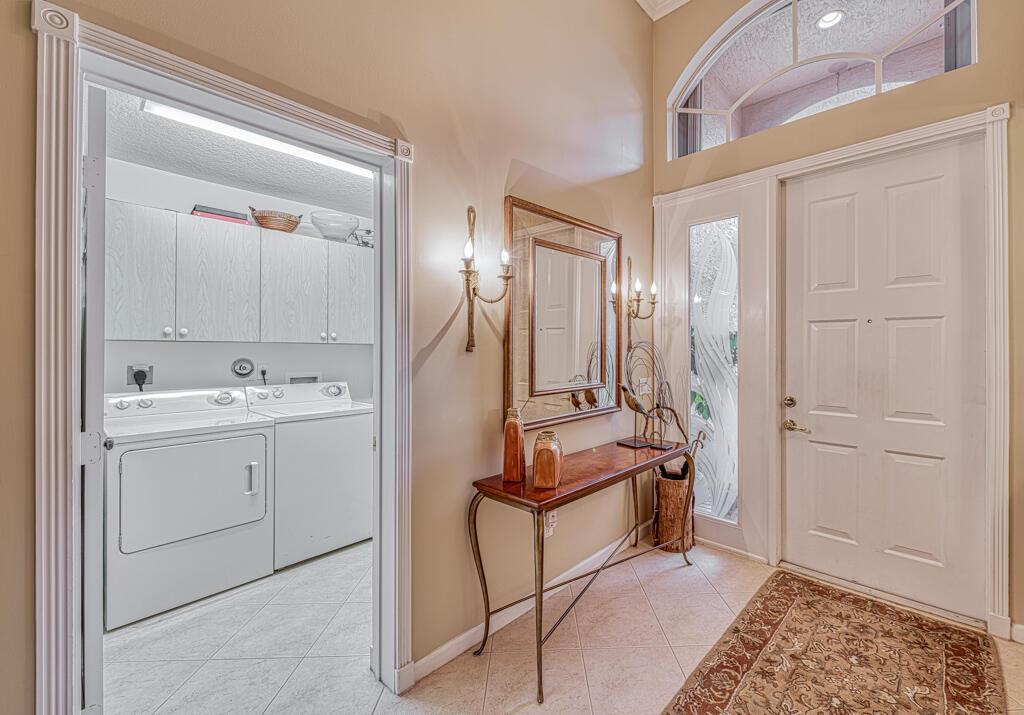 VALENCIA SHORES - Residential