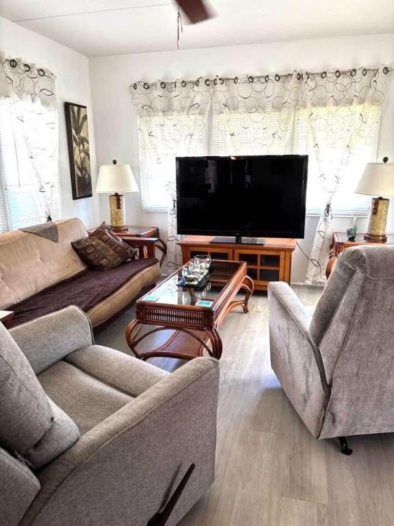 415 Gardenia Court