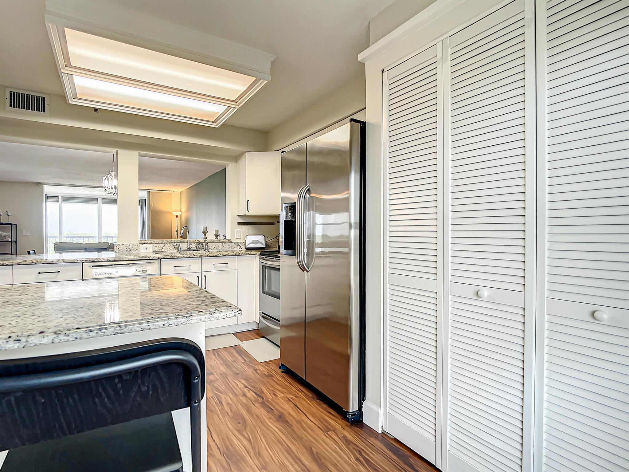 WATERS EDGE TOWERS CONDO - Residential