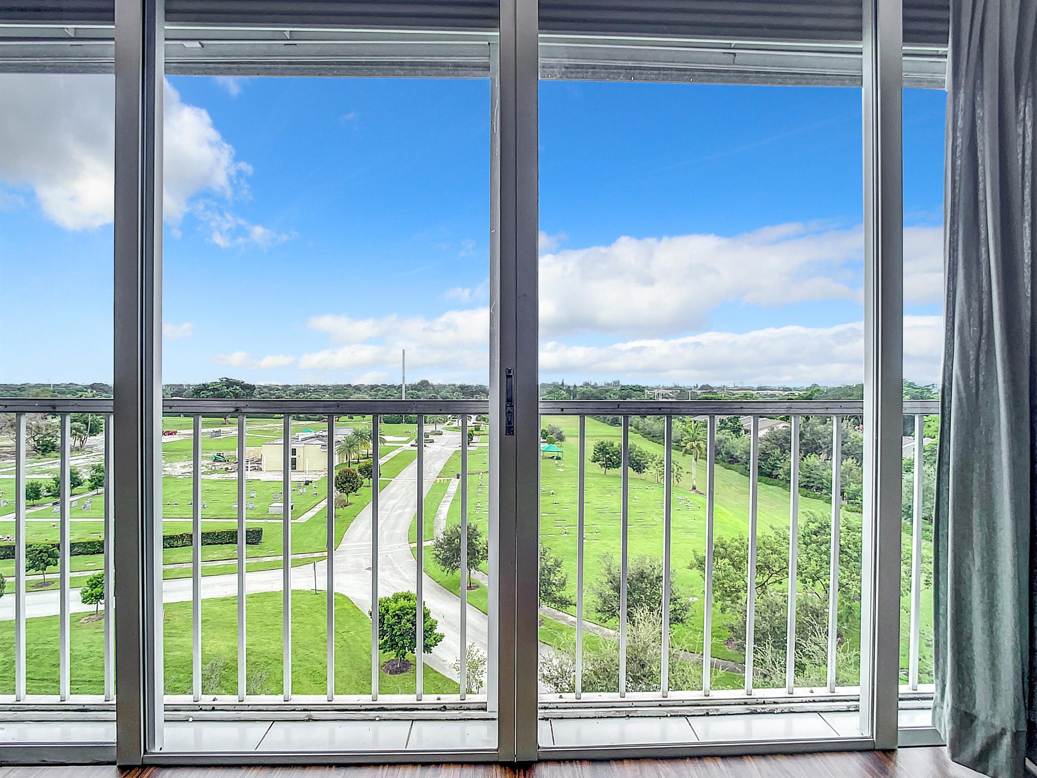 WATERS EDGE TOWERS CONDO - Residential