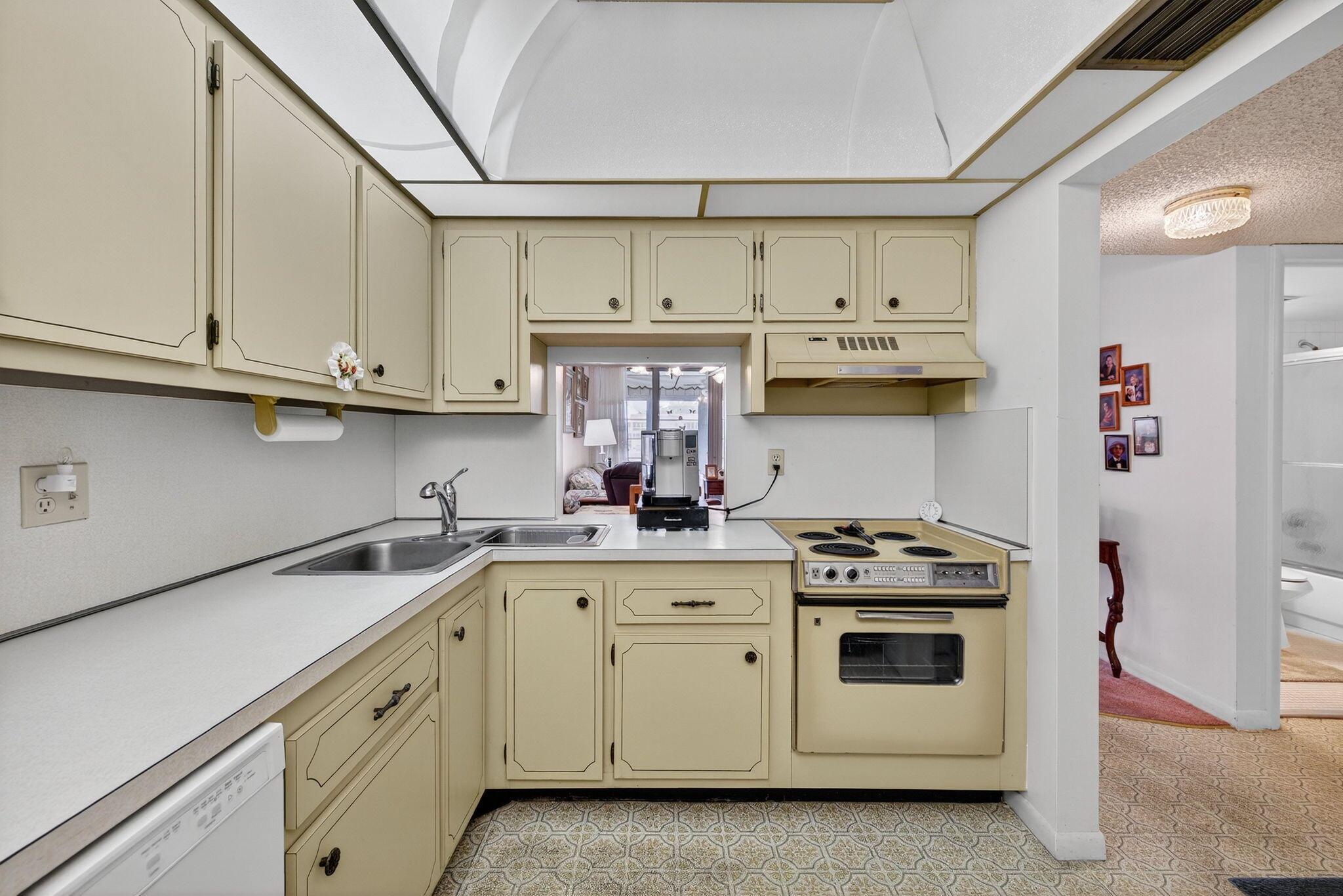 6020 NW 64th Avenue 211