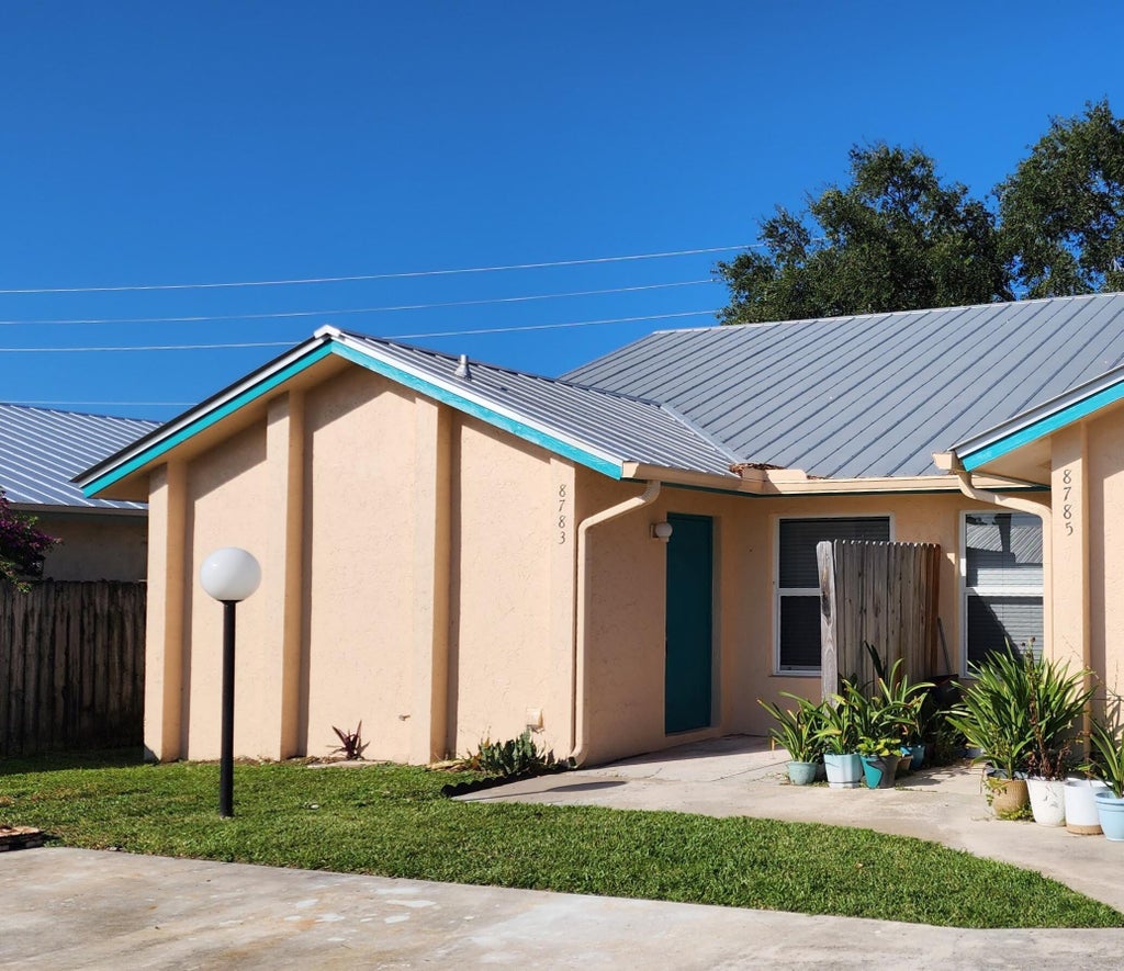 Photo of 8783 SE HOBE RIDGE Avenue, Hobe Sound, FL 33455 (MLS # B26056177)