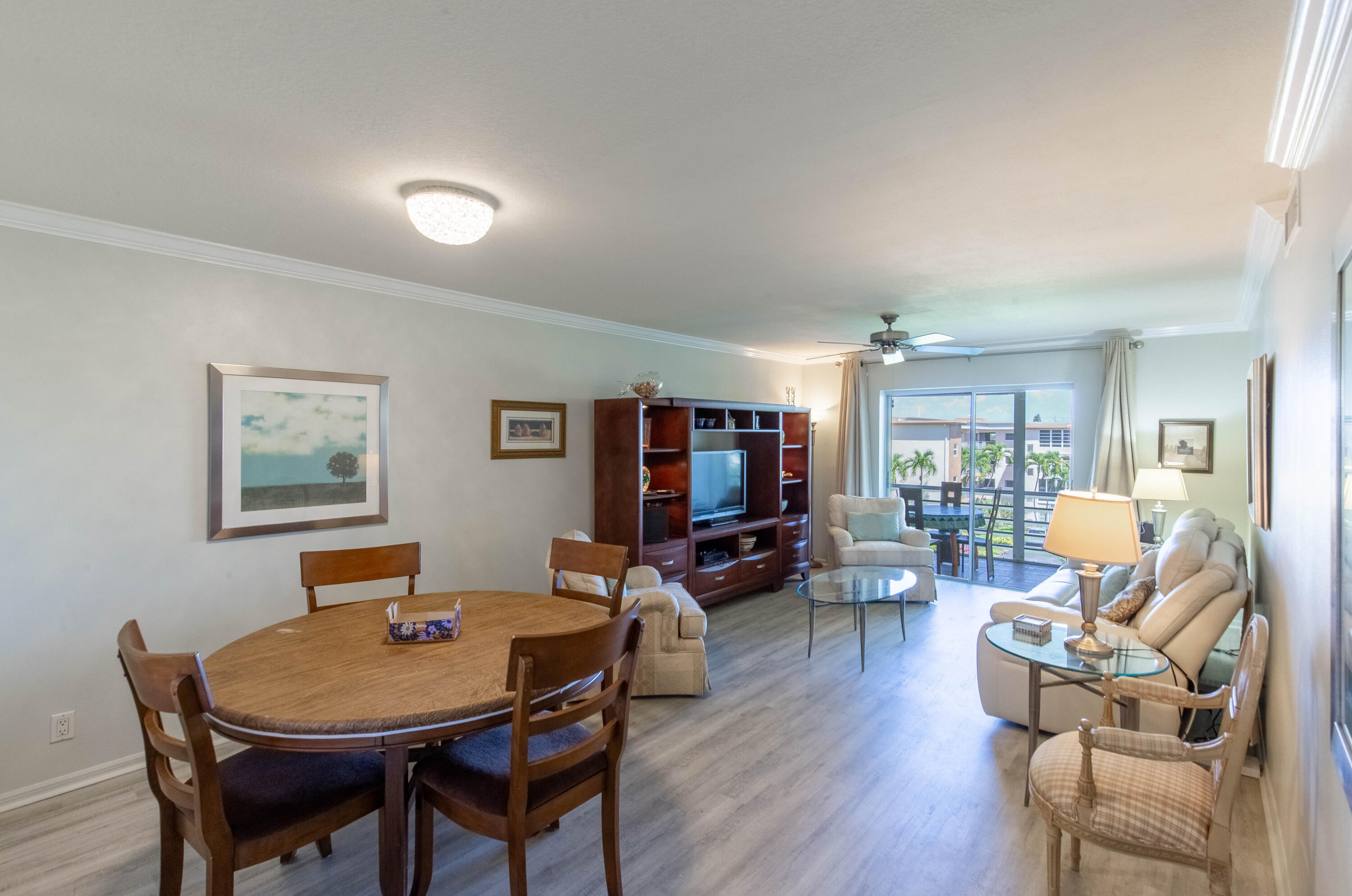 VILLAGE ROYALE ON THE GREEN CONDO - Residential