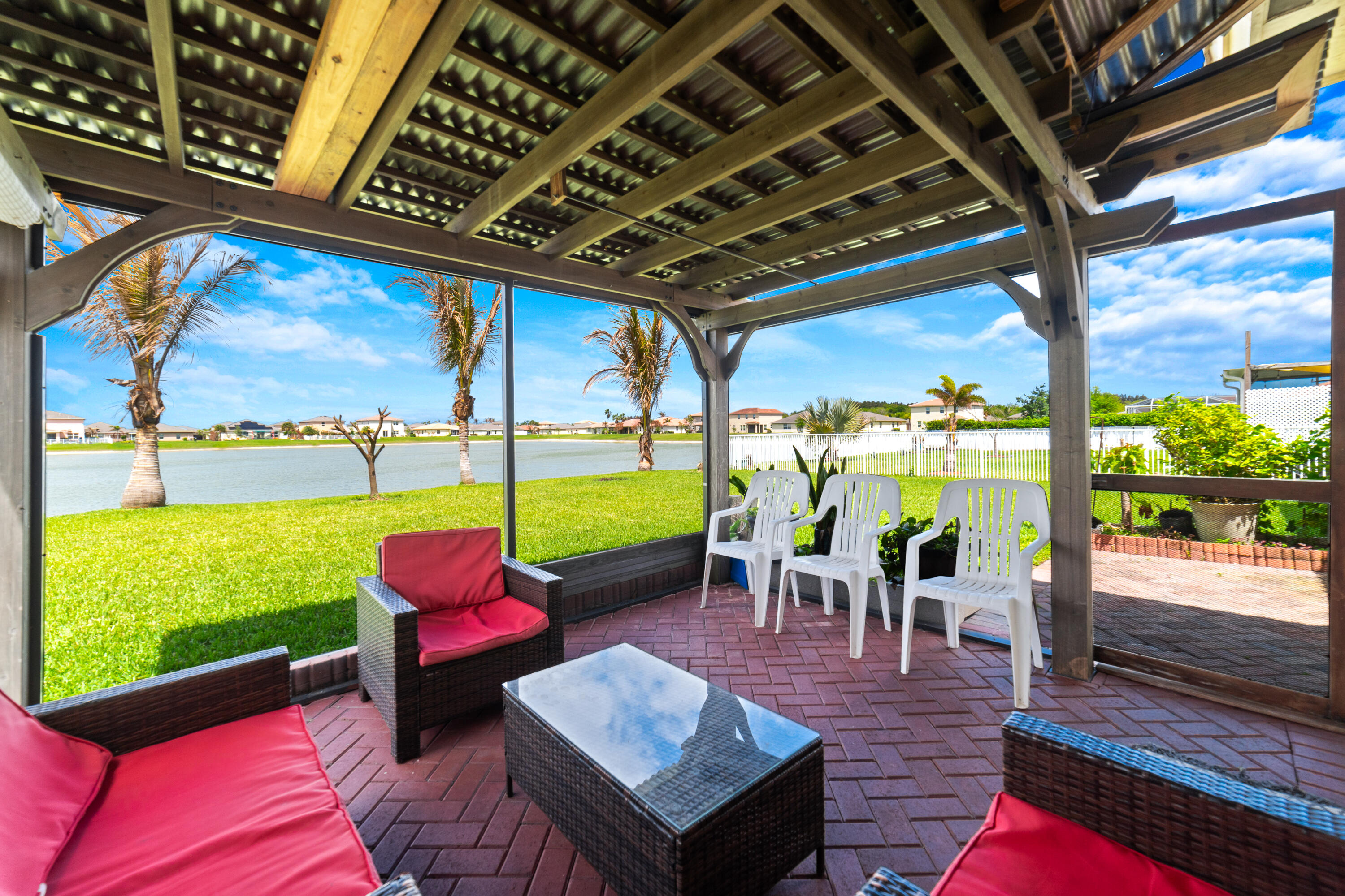 879 Bent Creek Drive