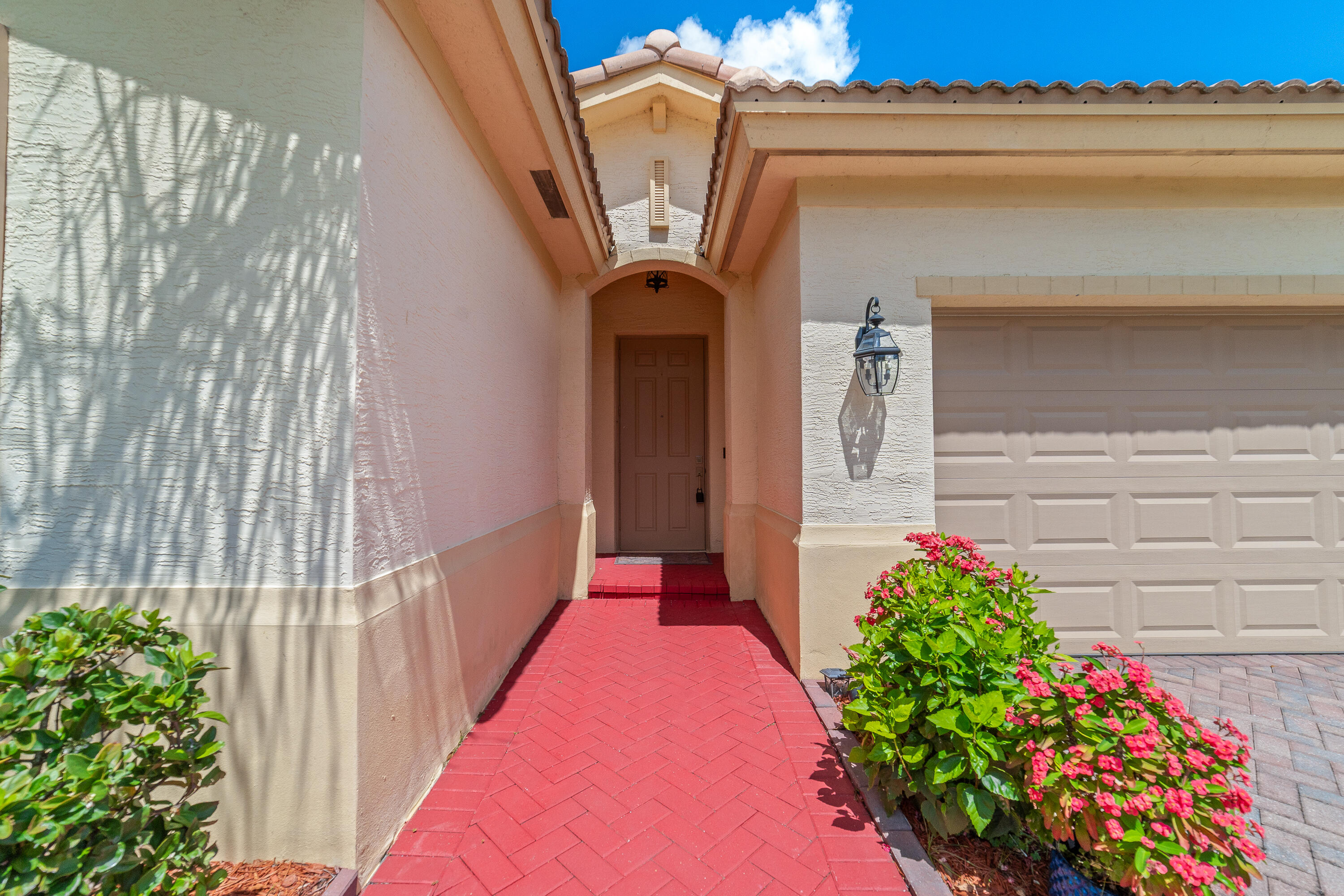 879 Bent Creek Drive