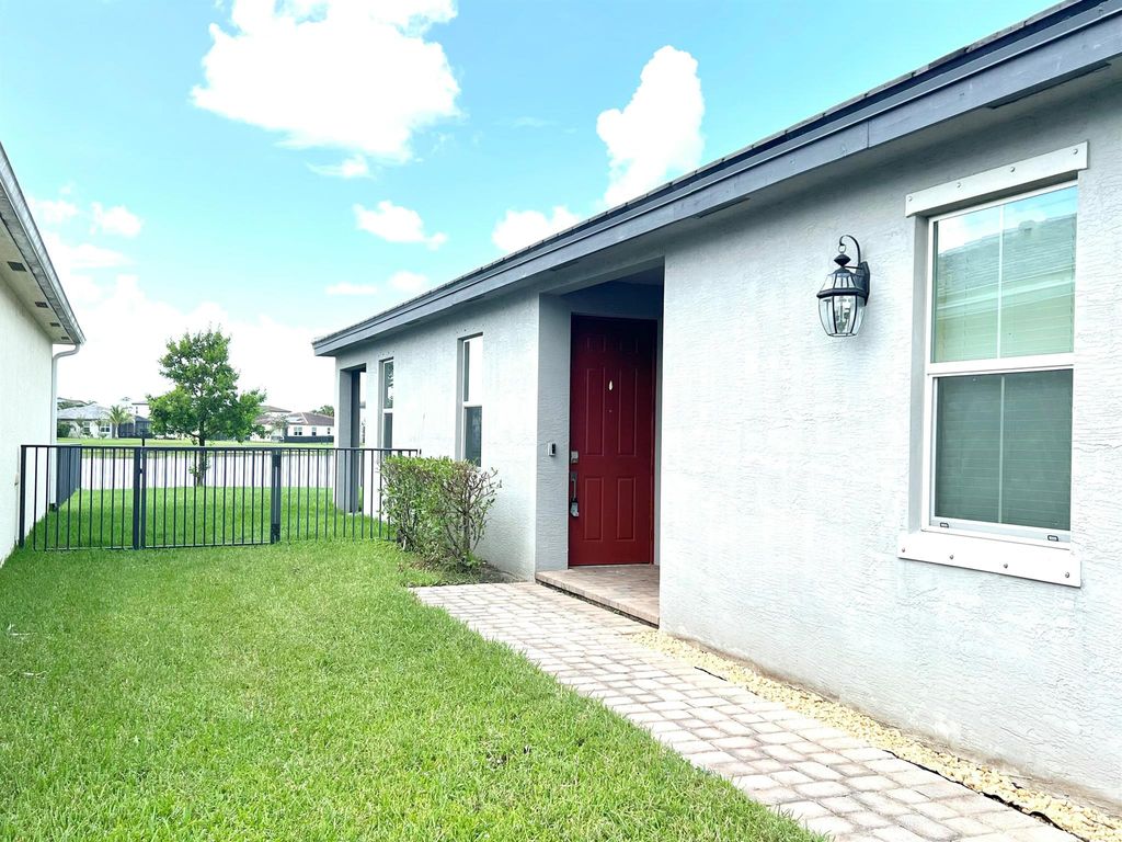 Photo of 8292 NW Greenbank Circle, Port Saint Lucie, FL 34987 (MLS # R11051748)