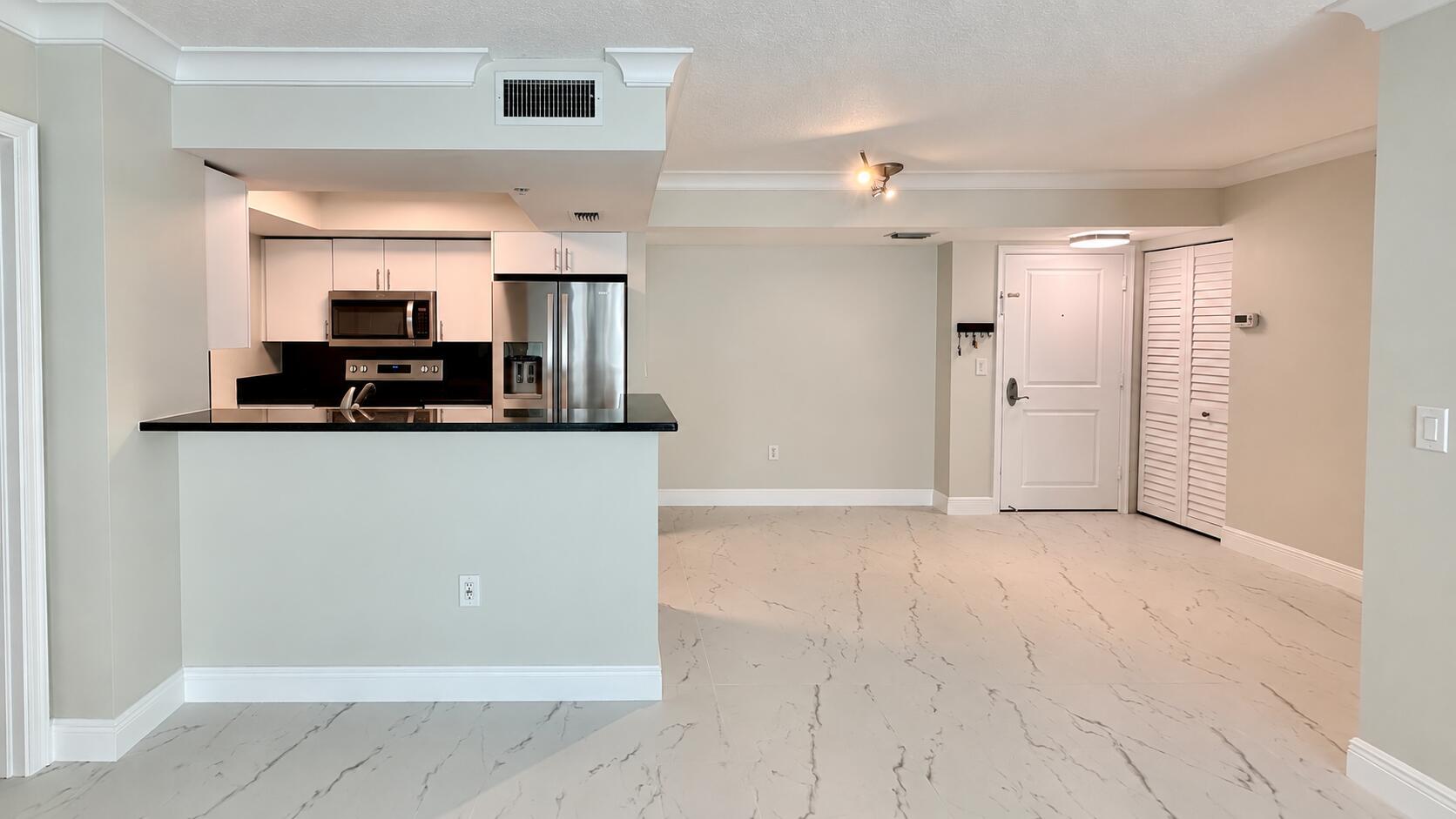 99 SE MIZNER Boulevard 233