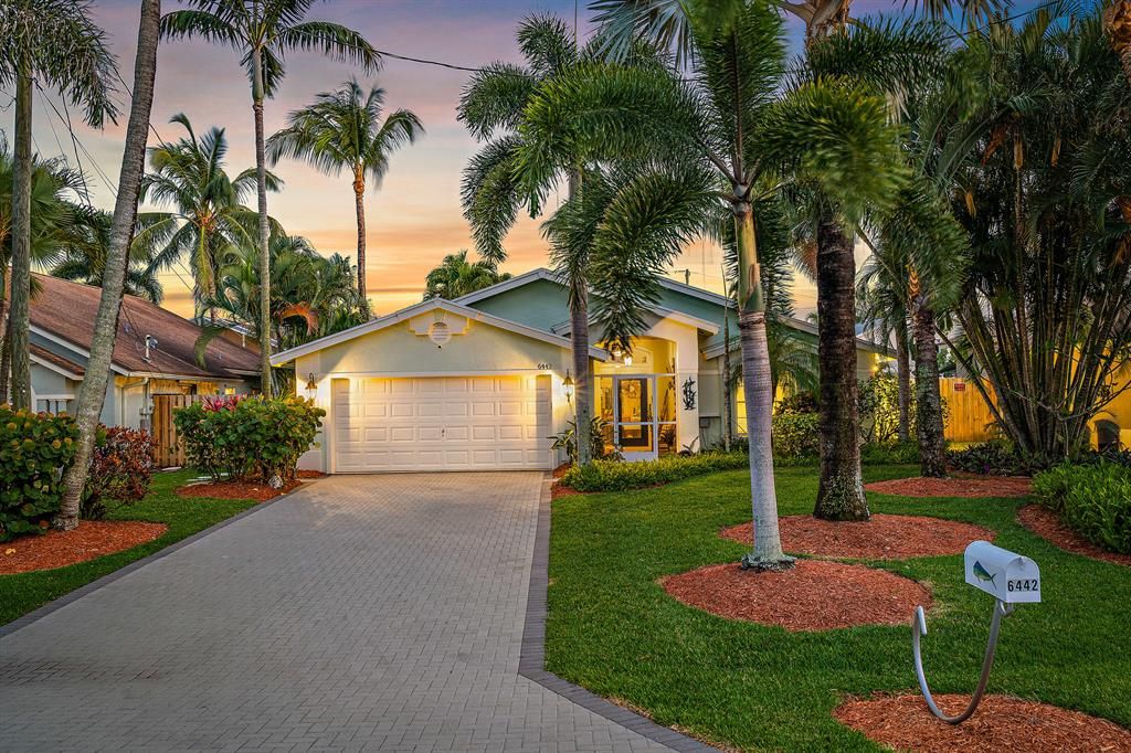 Photo of 6442 Drake Street, Jupiter, FL 33458 (MLS # R10712940)