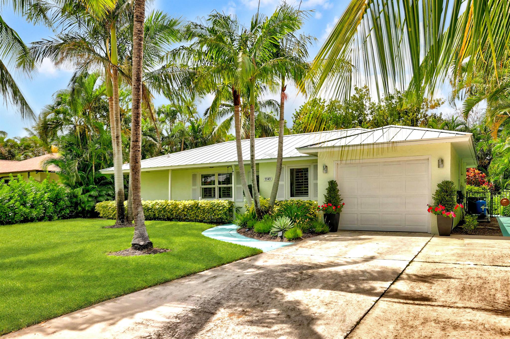 ROCKY POINT ESTATES - Residential