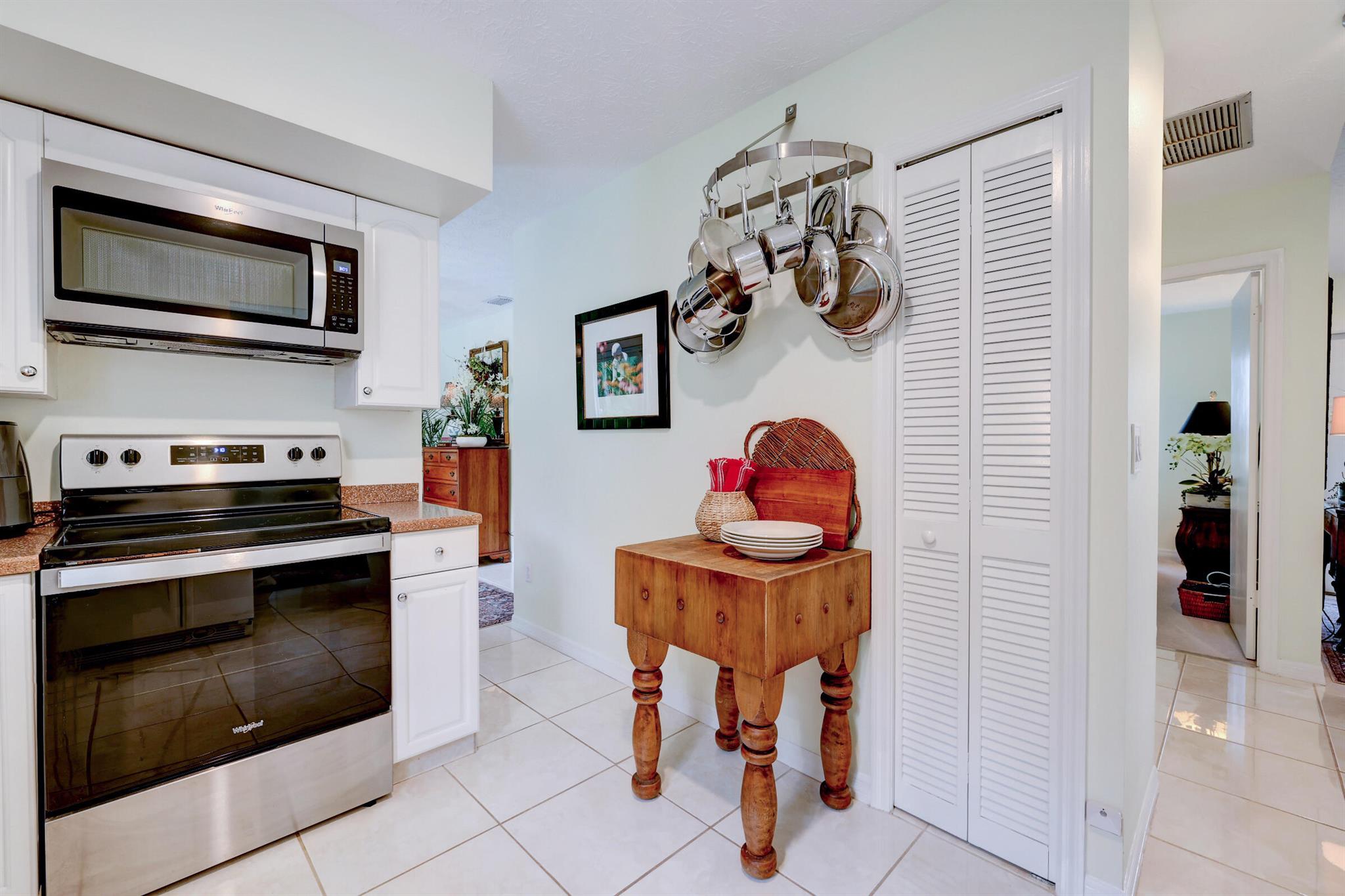 ROCKY POINT ESTATES - Residential