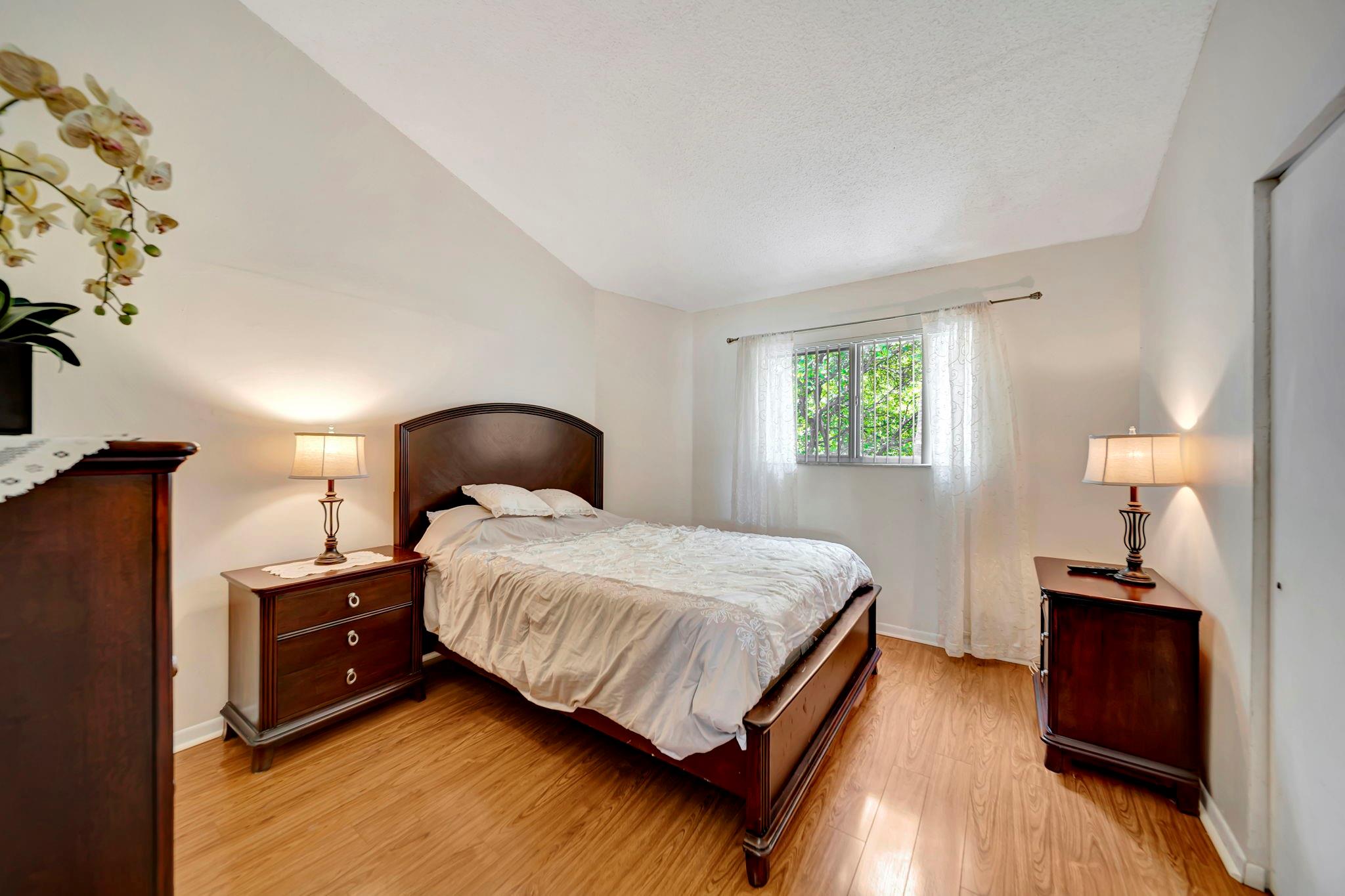 Summer Lake - Residential