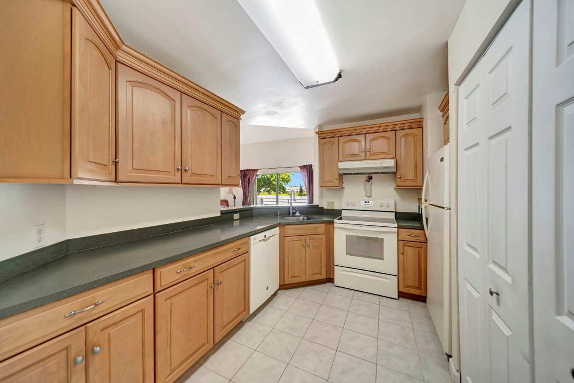 Summer Lake - Residential