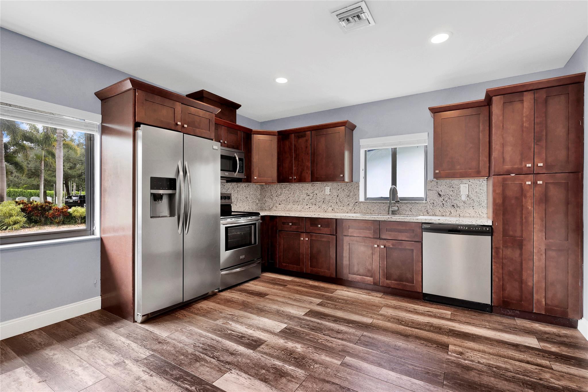 EVERGLADES SUGAR & LAND - Residential Lease