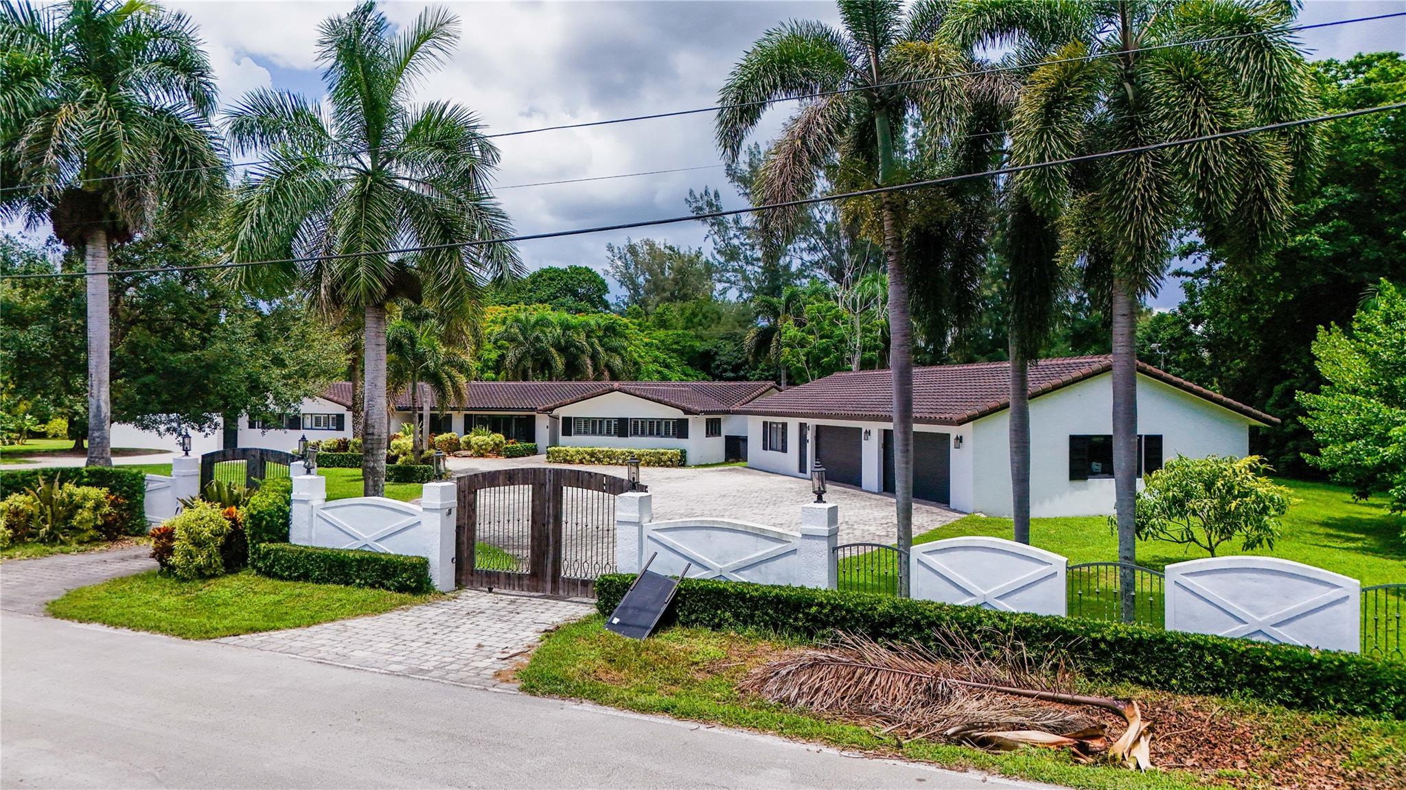 EVERGLADES SUGAR & LAND - Residential Lease
